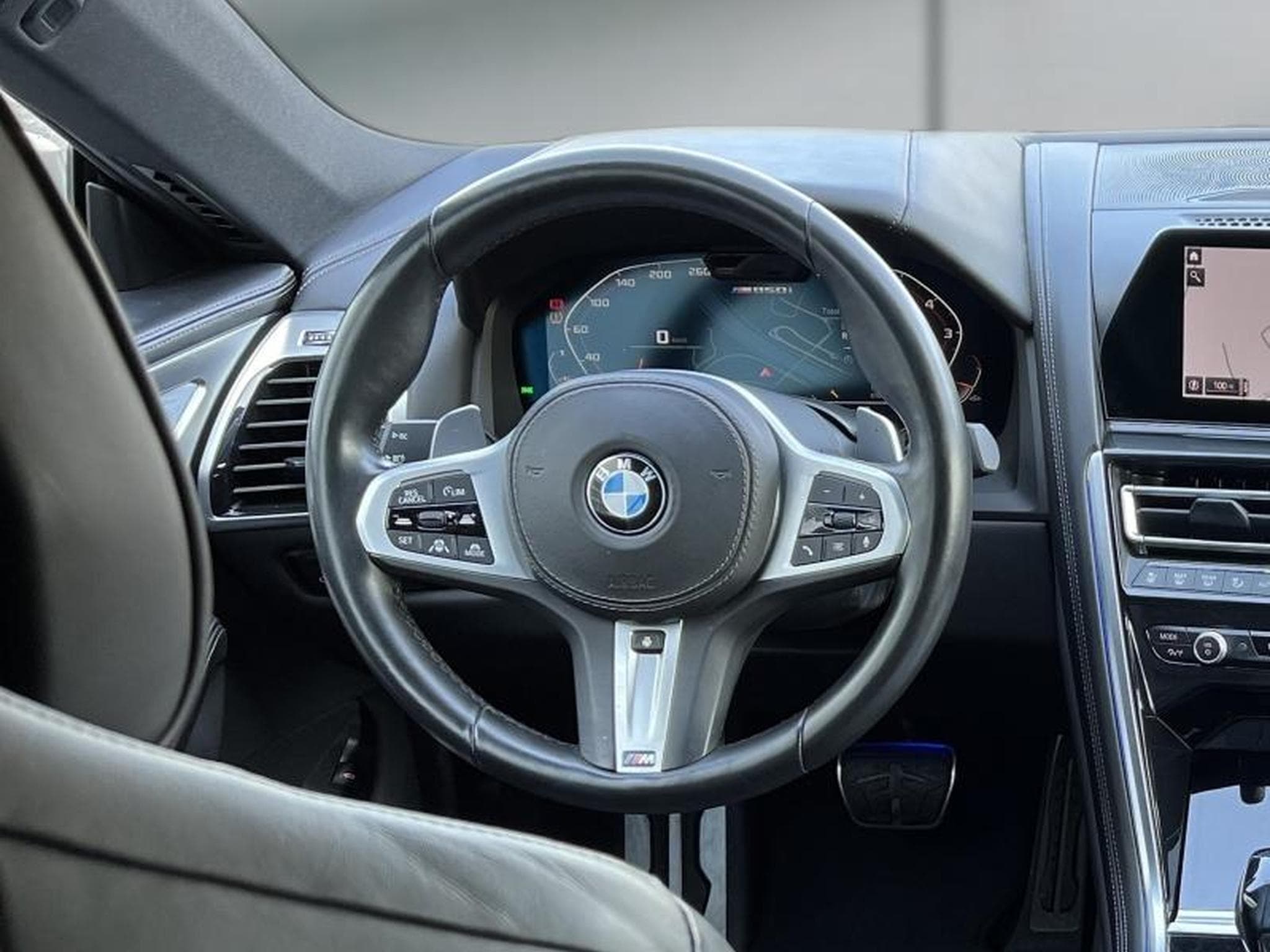 BMW Série 8 Cabriolet M850iA xDrive 530ch 44cv (2021) - Photo 4