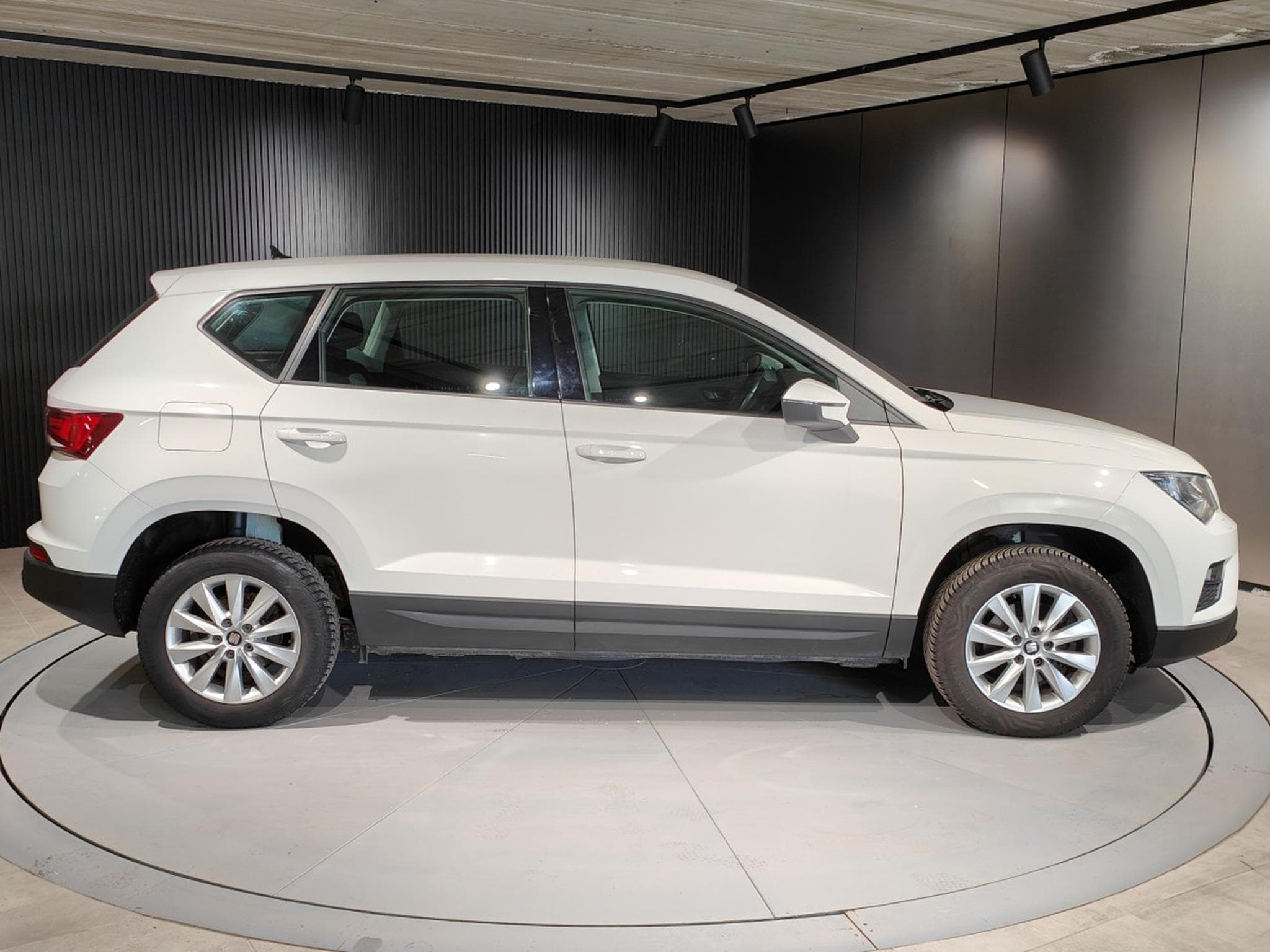 Seat Ateca 1.6 TDI BLUETOOTH CLIMATISATION SIEGES CHAUFF (2020) - Photo 2
