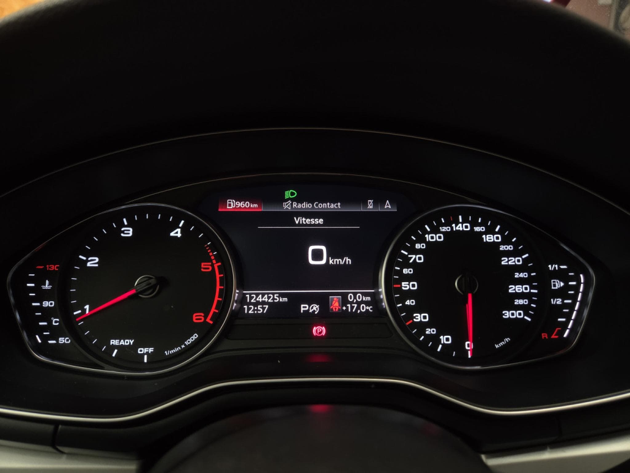 Audi A4 AVANT 30TDI ATTRACTION S-TRONIC (2022) - Photo 11