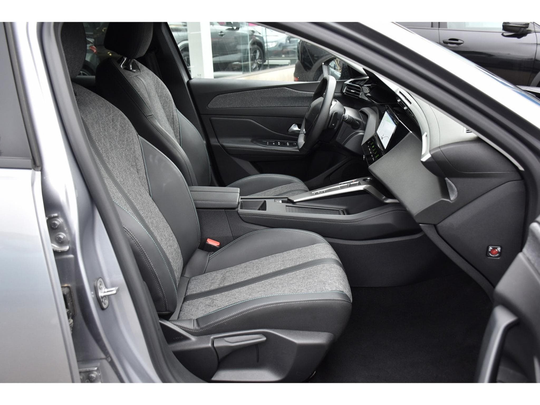 Peugeot 408 1.2 PureTech Allure EAT8 ACC LANE GPS CAM 1° MAIN (2024) - Photo 7