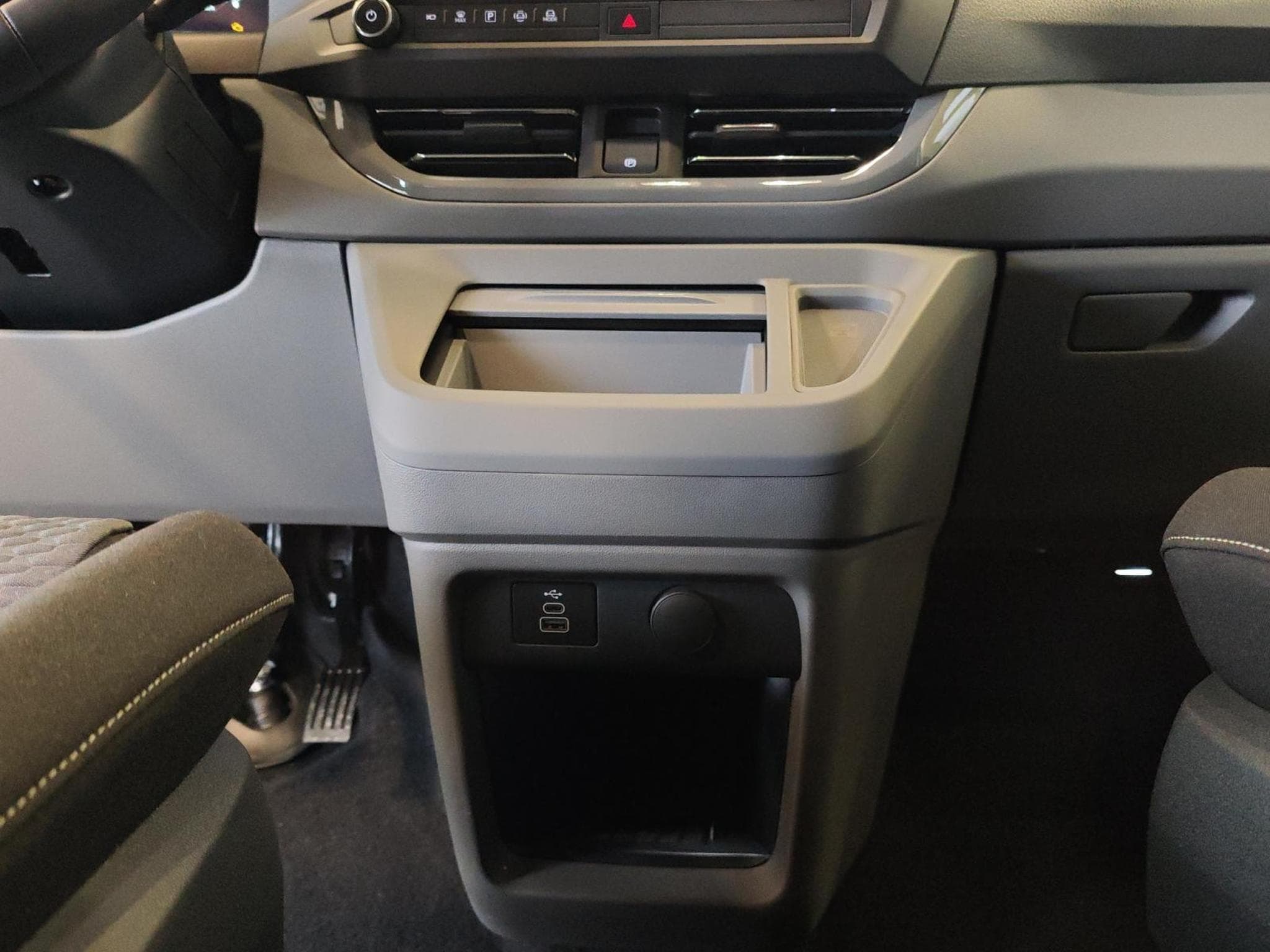 VW Caravelle LIFE 4X4 (2026) - Photo 12