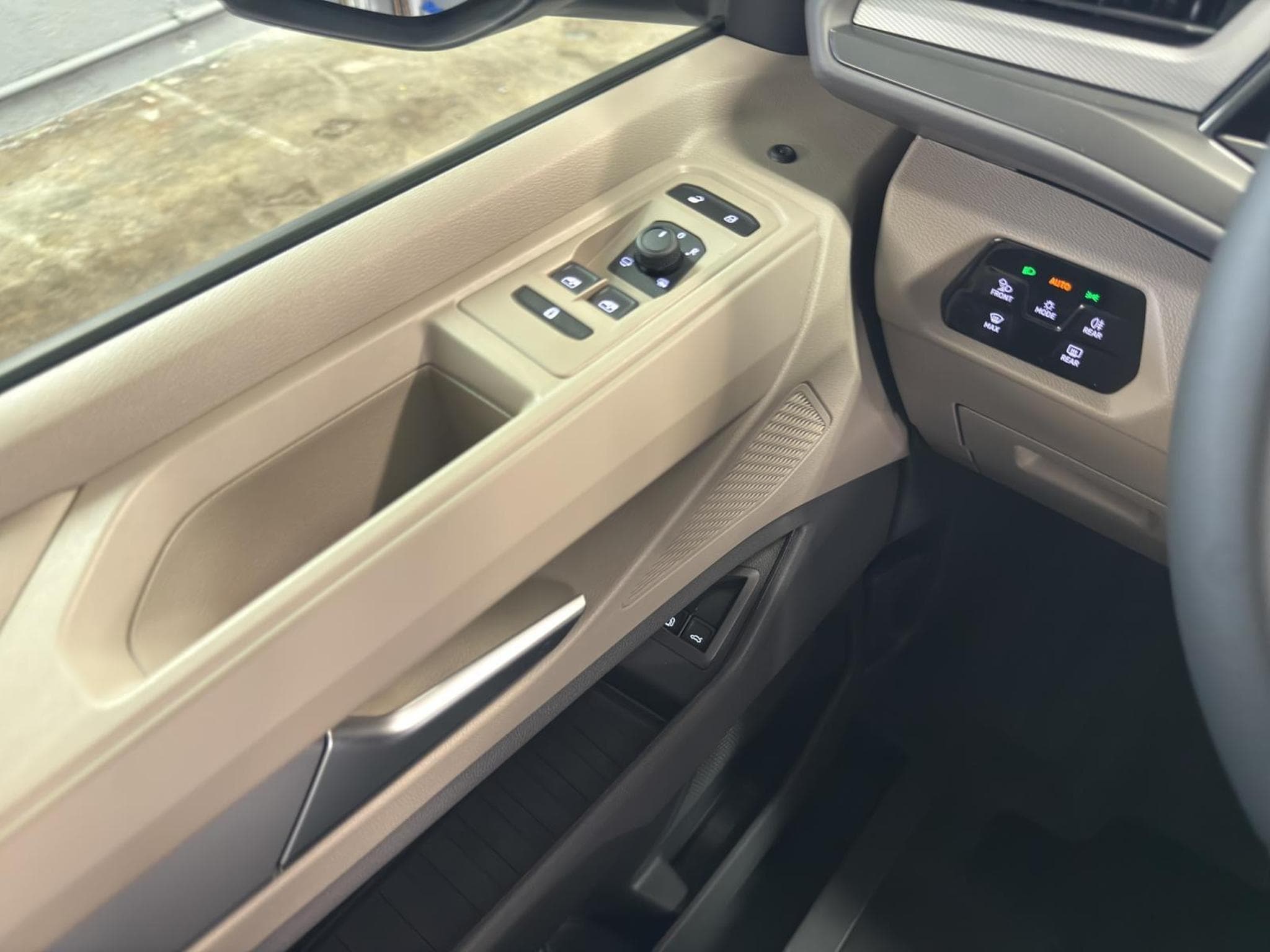 VW T7 MULTI (2026) - Photo 14
