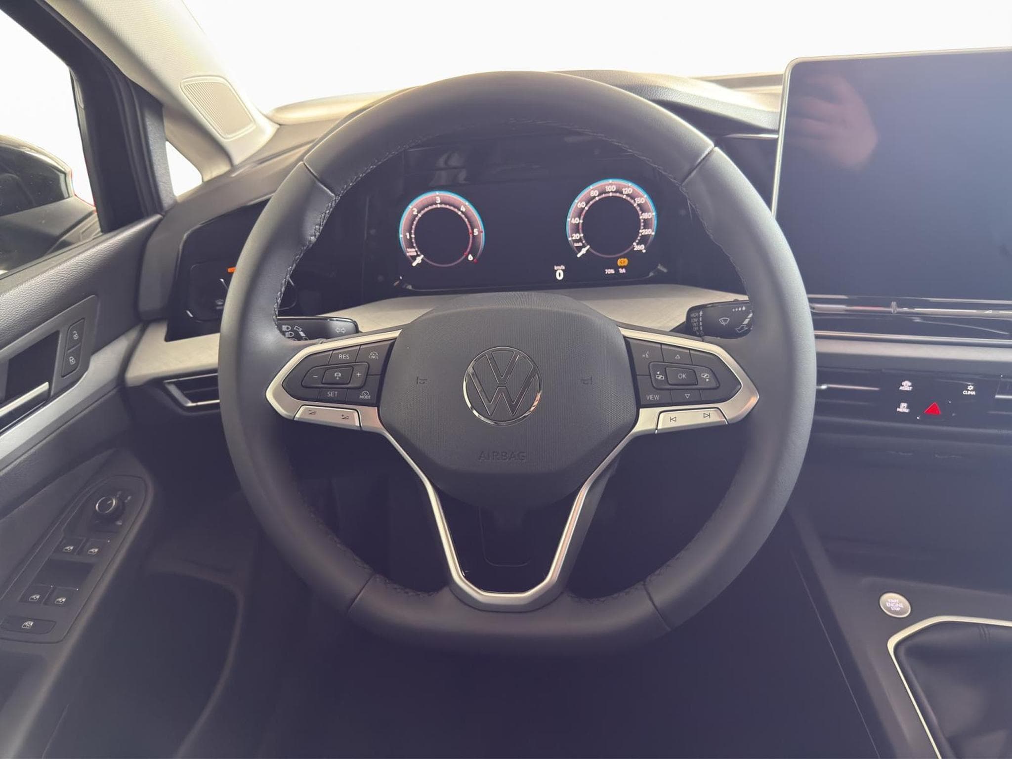 VW Golf LIFE (2026) - Photo 10