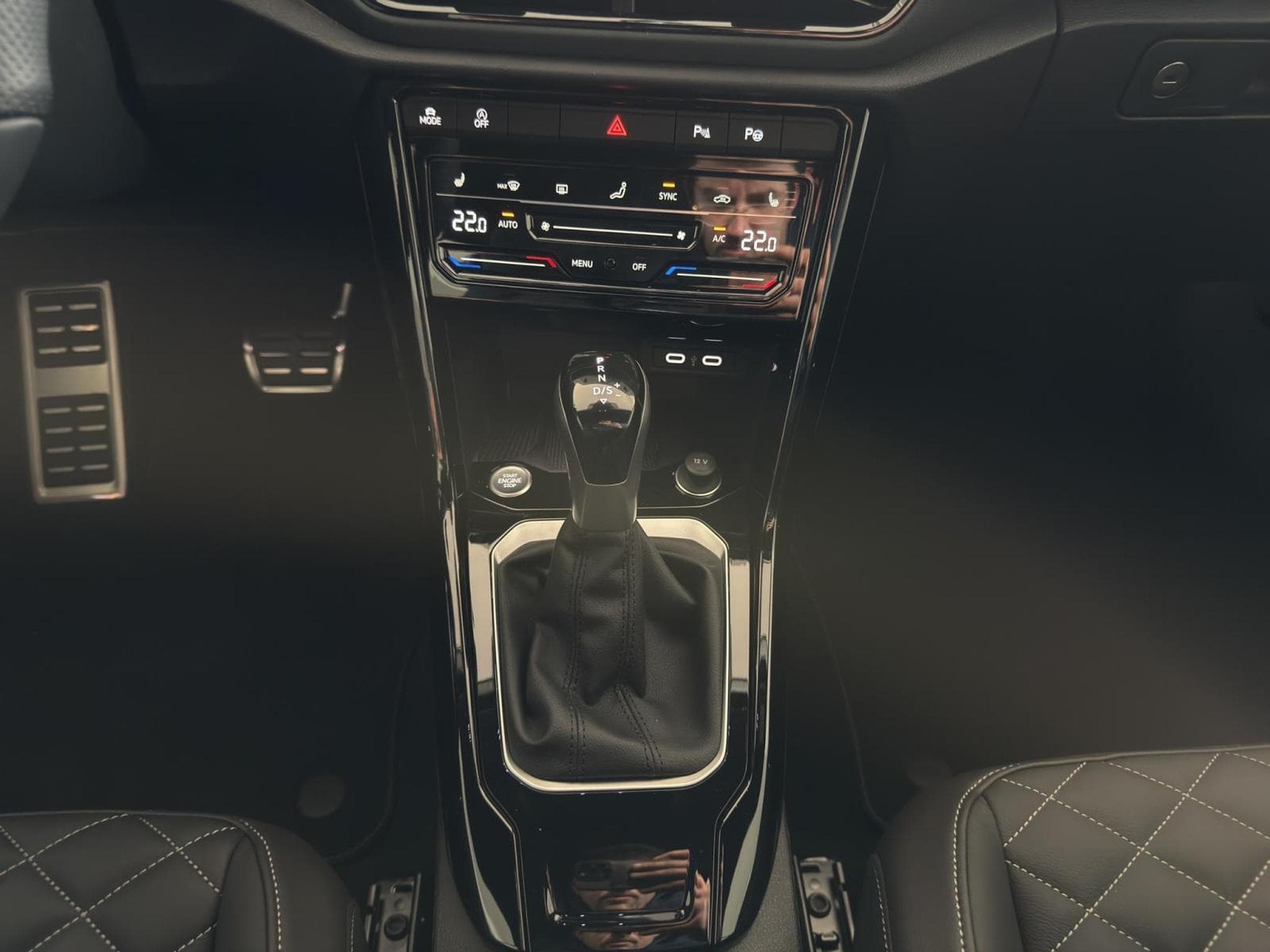 VW T-Roc R-LINE (2026) - Photo 12