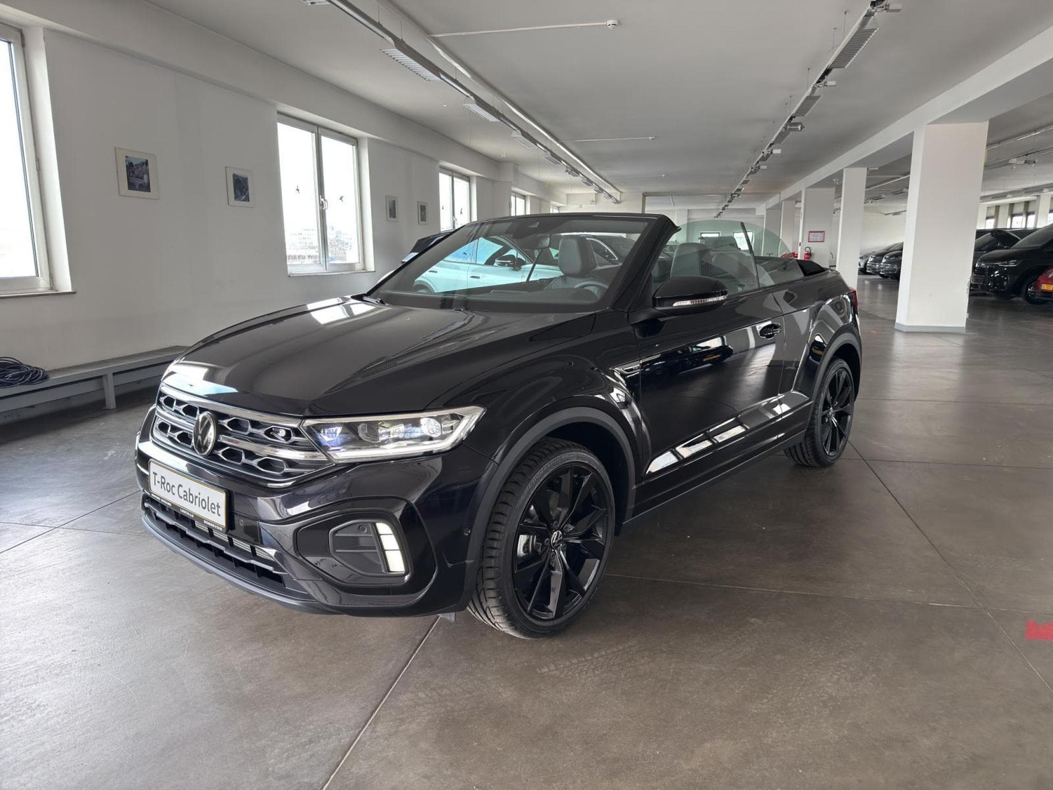 VW T-Roc R-LINE (2026) - Photo 18