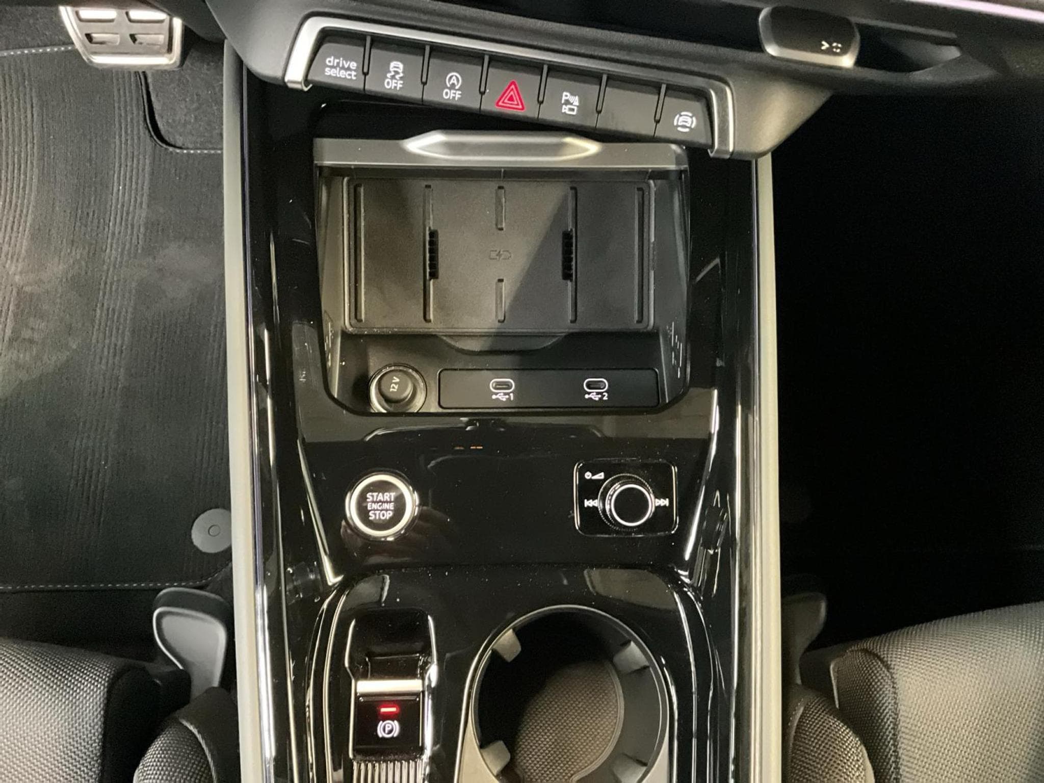Audi Q3 S-Tronic+S-Line+Led+P.Business+AHK+LM19 (2025) - Photo 17