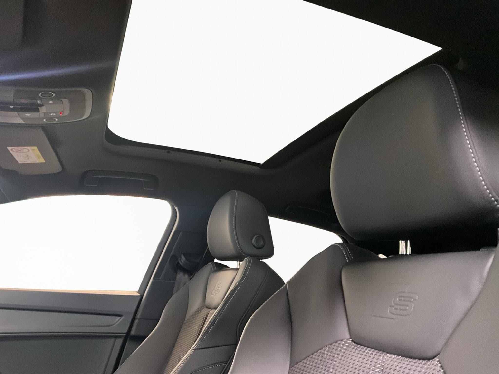 Audi Q3 SB+S-line+Quattro+S-Tronic+P.Premium+Pano+StandHeizung (2025) - Photo 15