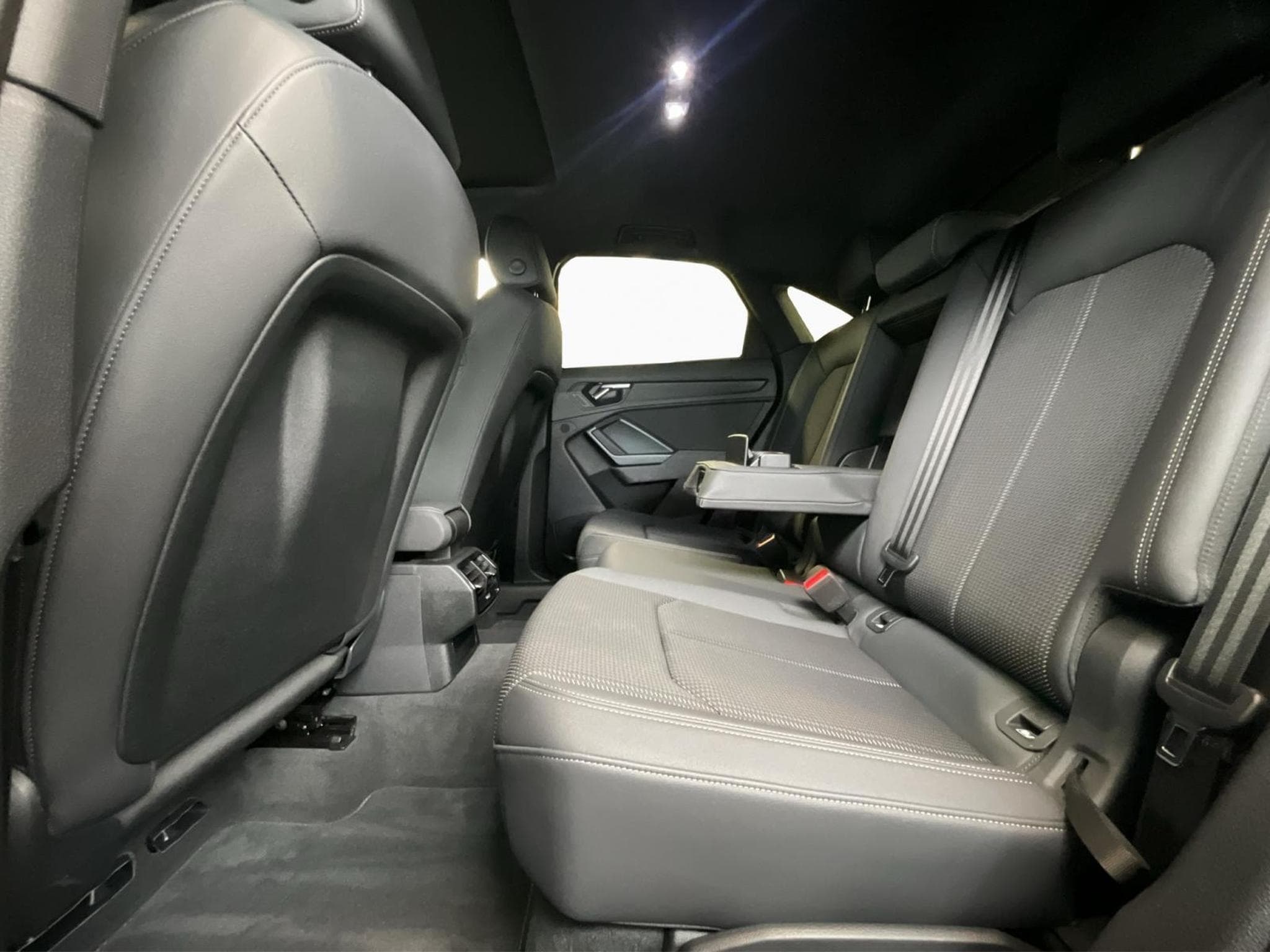 Audi Q3 SB+S-line+Quattro+S-Tronic+P.Premium+Pano+StandHeizung (2025) - Photo 16