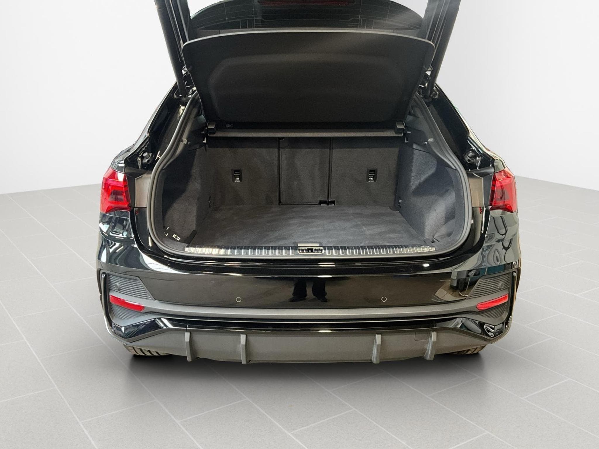 Audi Q3 SB+S-line+Quattro+S-Tronic+P.Premium+Pano+StandHeizung (2025) - Photo 17