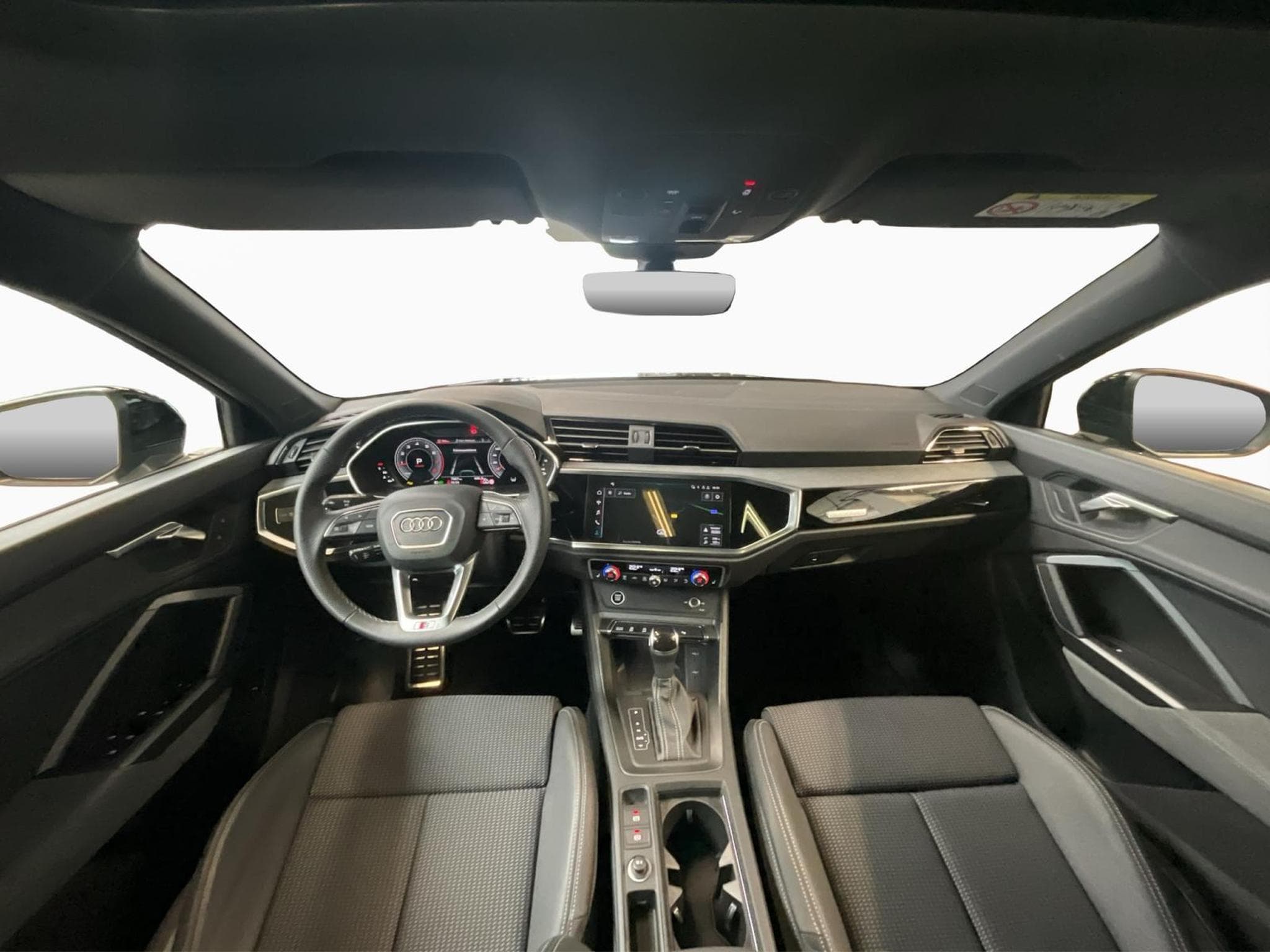 Audi Q3 SB+S-line+Quattro+S-Tronic+P.Premium+Pano+StandHeizung (2025) - Photo 2