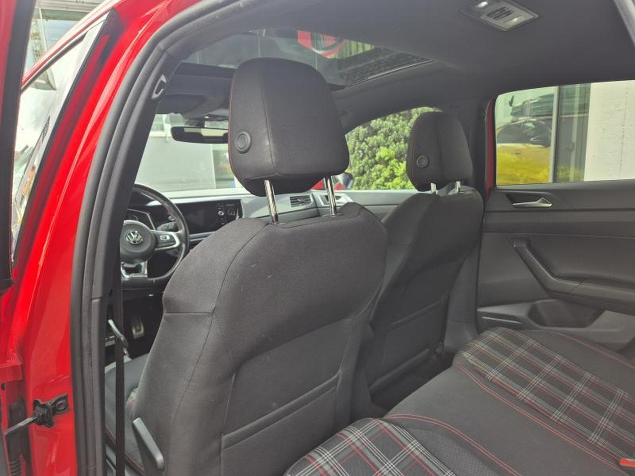 VW Polo 2.0 TSI DSG (2018) - Photo 9