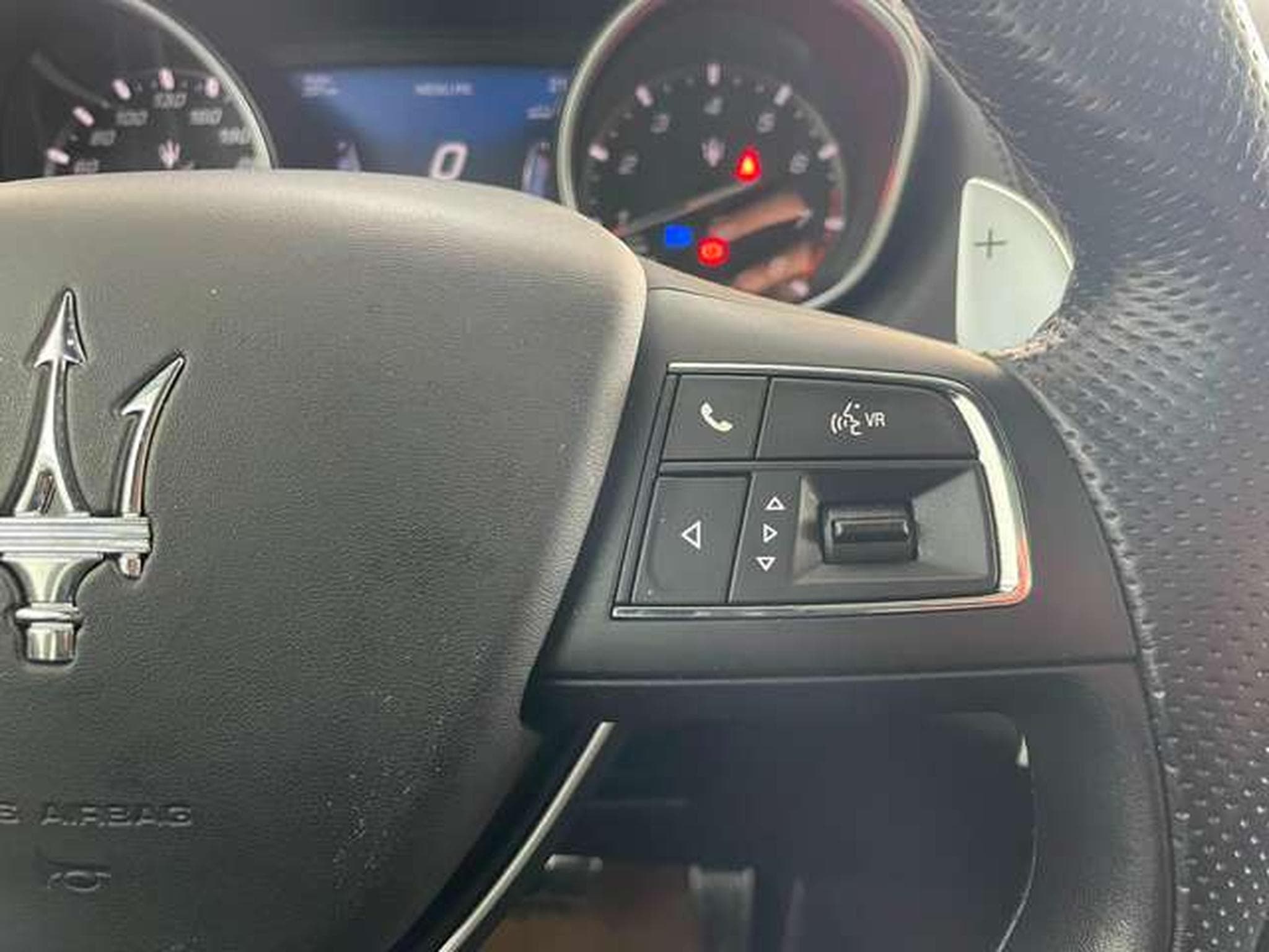 Maserati Levante SQ4 GranSport 430 ch GARANTIE JUSQU'A 36 MOIS (2019) - Photo 18