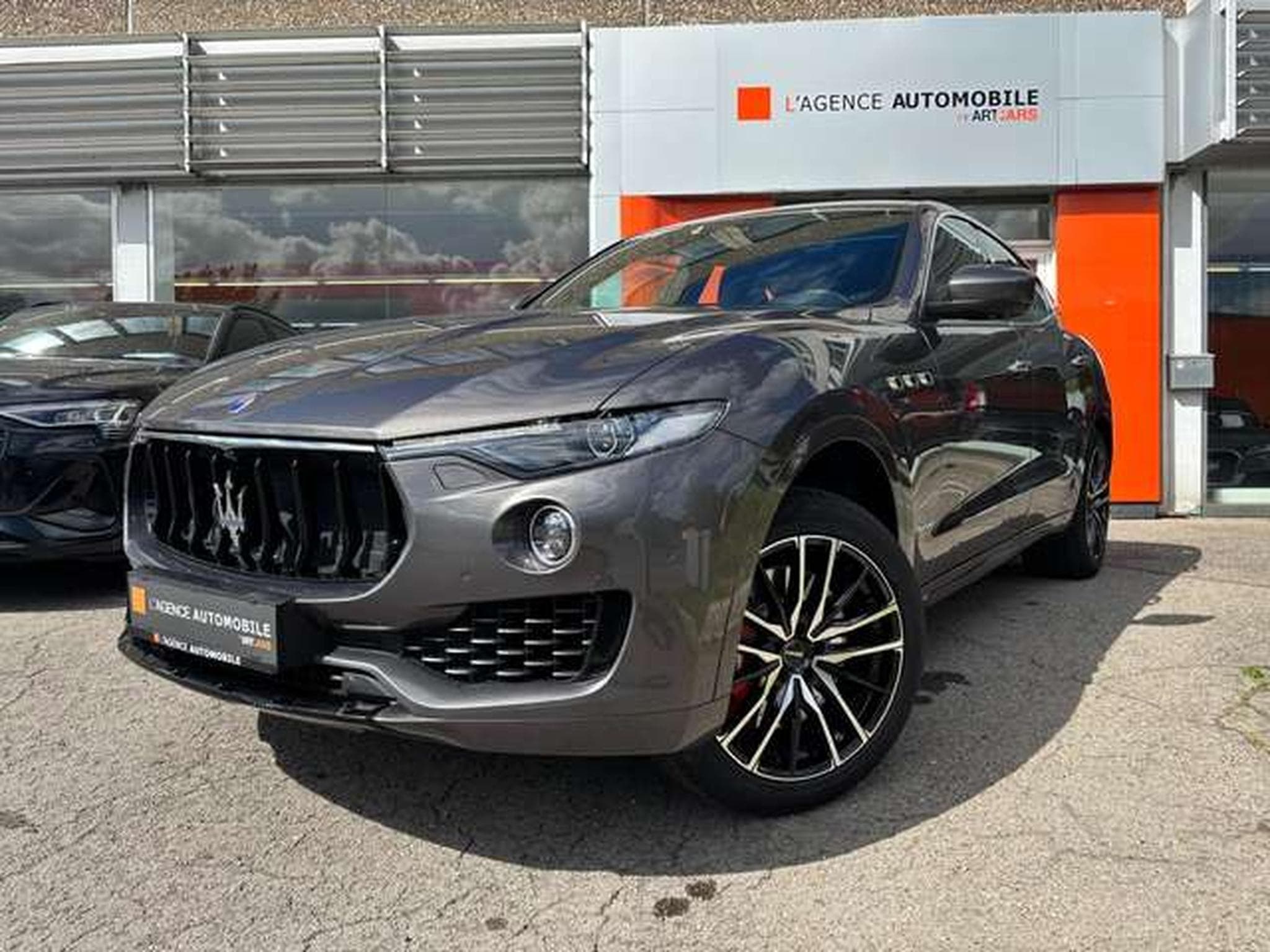 Maserati Levante SQ4 GranSport 430 ch GARANTIE JUSQU'A 36 MOIS (2019) - Photo 2
