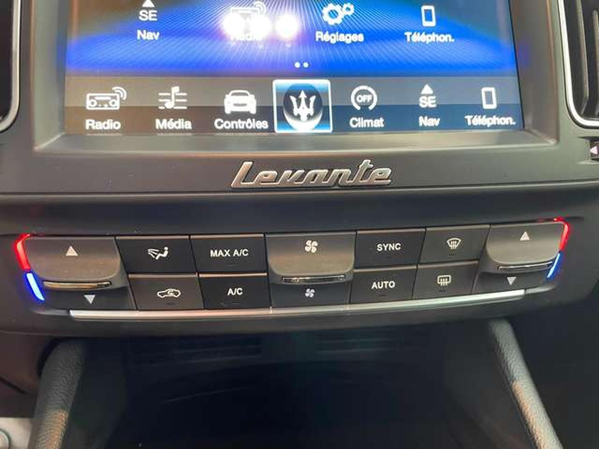 Maserati Levante SQ4 GranSport 430 ch GARANTIE JUSQU'A 36 MOIS (2019) - Photo 28