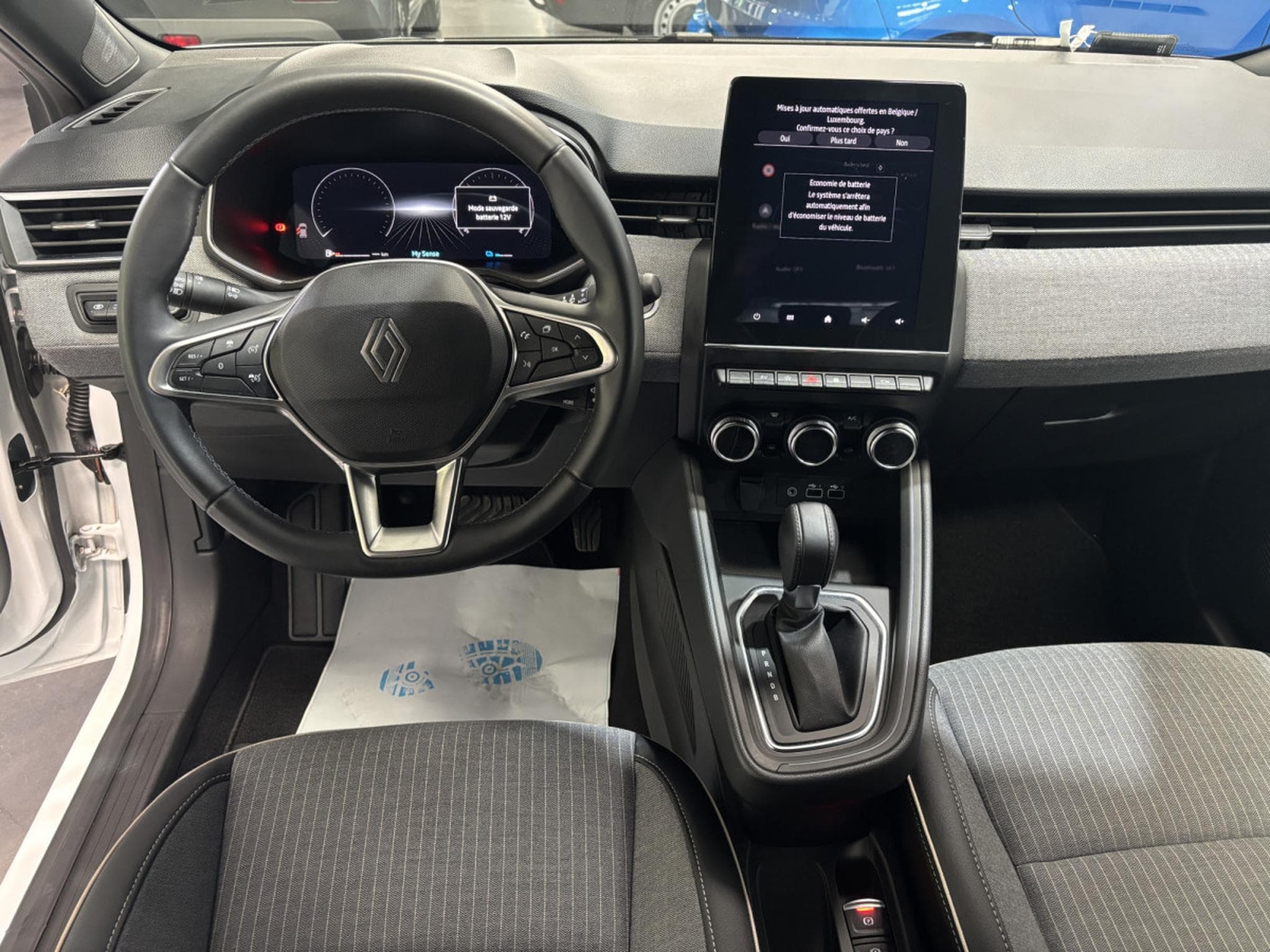 Renault Clio 1.6 Techno E-Tech Hybrid (2024) - Photo 11
