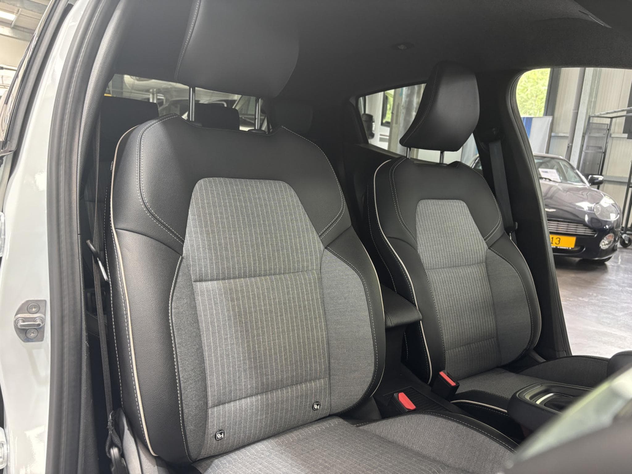Renault Clio 1.6 Techno E-Tech Hybrid (2024) - Photo 12
