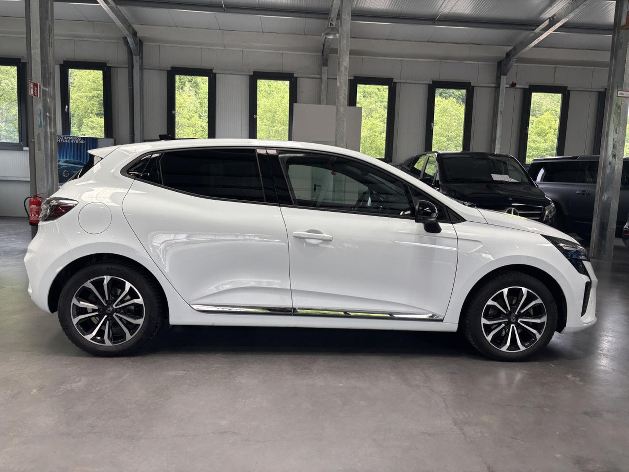 Renault Clio 1.6 Techno E-Tech Hybrid (2024) - Photo 2