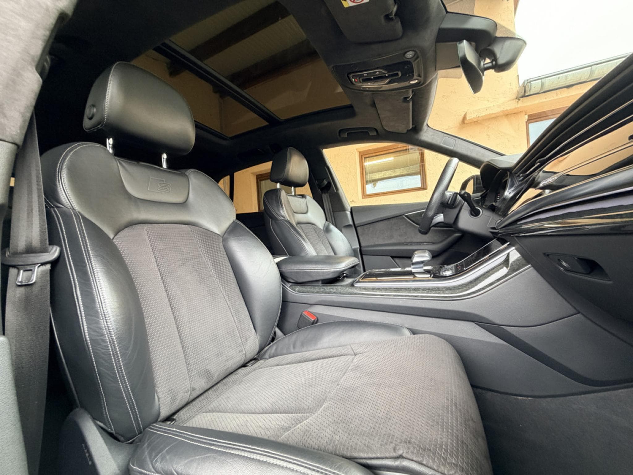 Audi Q8 50TDI Quattro Tiptronic 3xS-Line Panorama Camera 360° 286cv (2019) - Foto 12