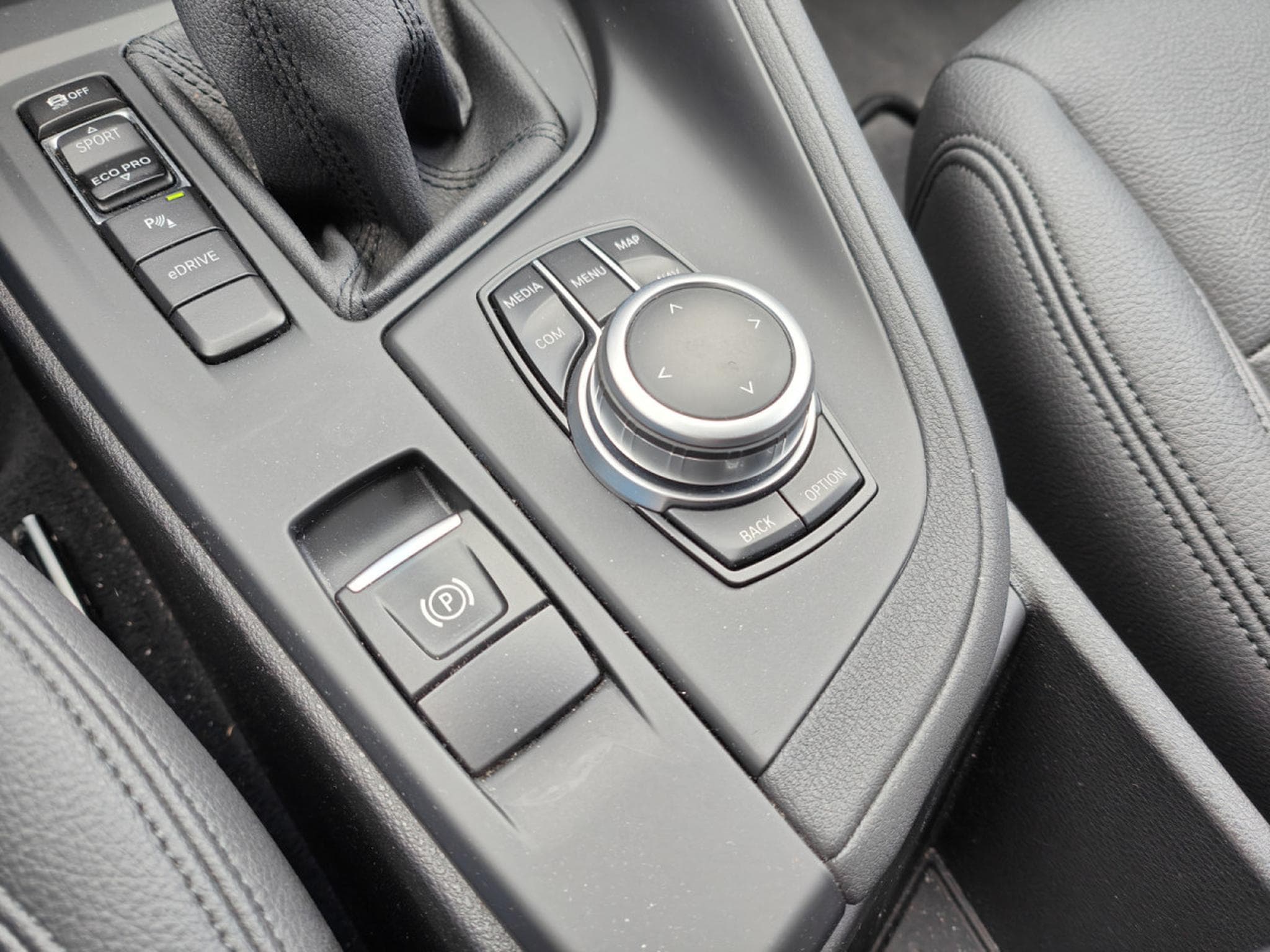 BMW X1 X1 XDRIVE25e CARPLAY GPS CUIR LED SIEGES CHAUFF (2021) - Photo 16