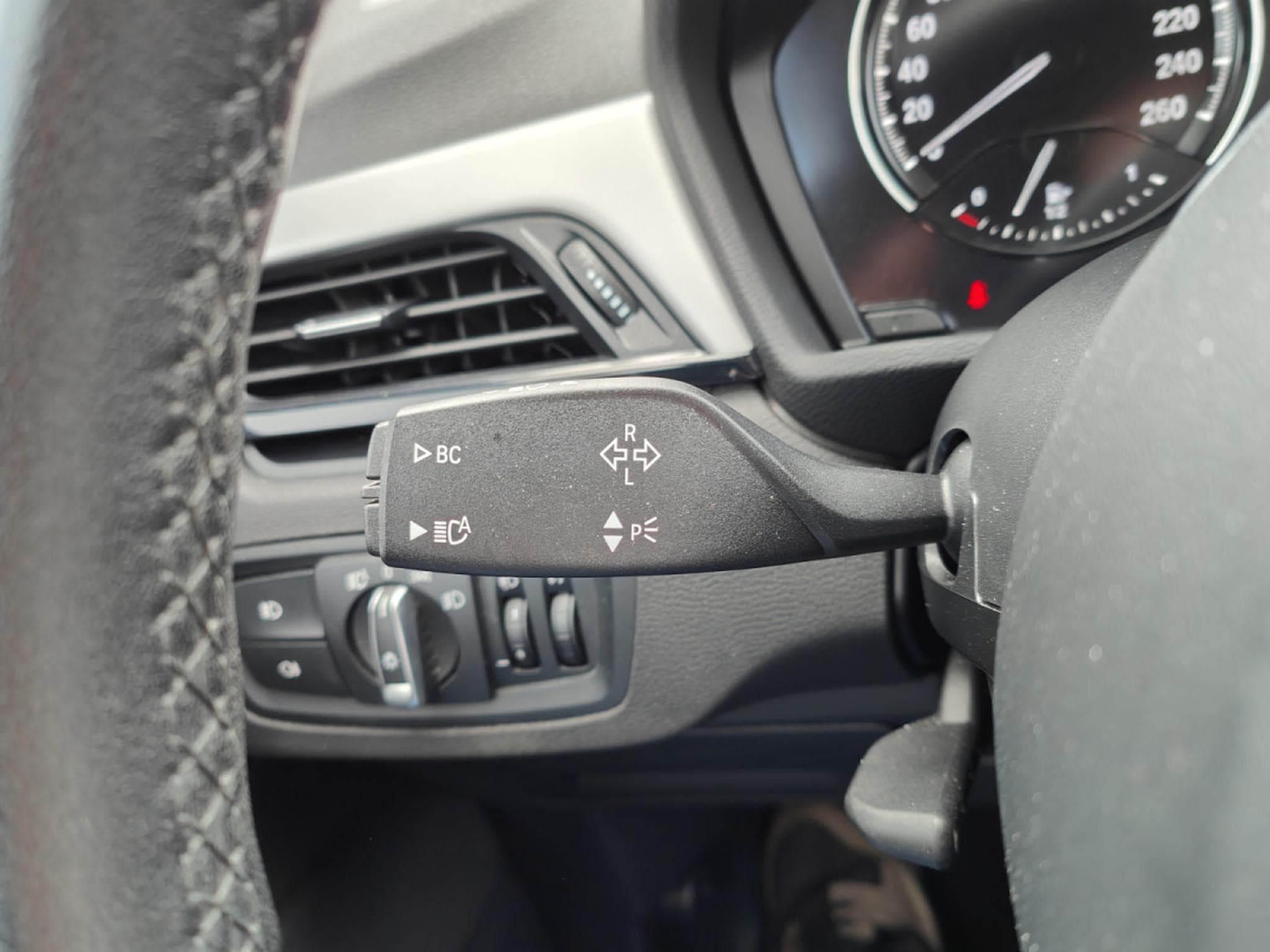 BMW X1 X1 XDRIVE25e CARPLAY GPS CUIR LED SIEGES CHAUFF (2021) - Photo 26