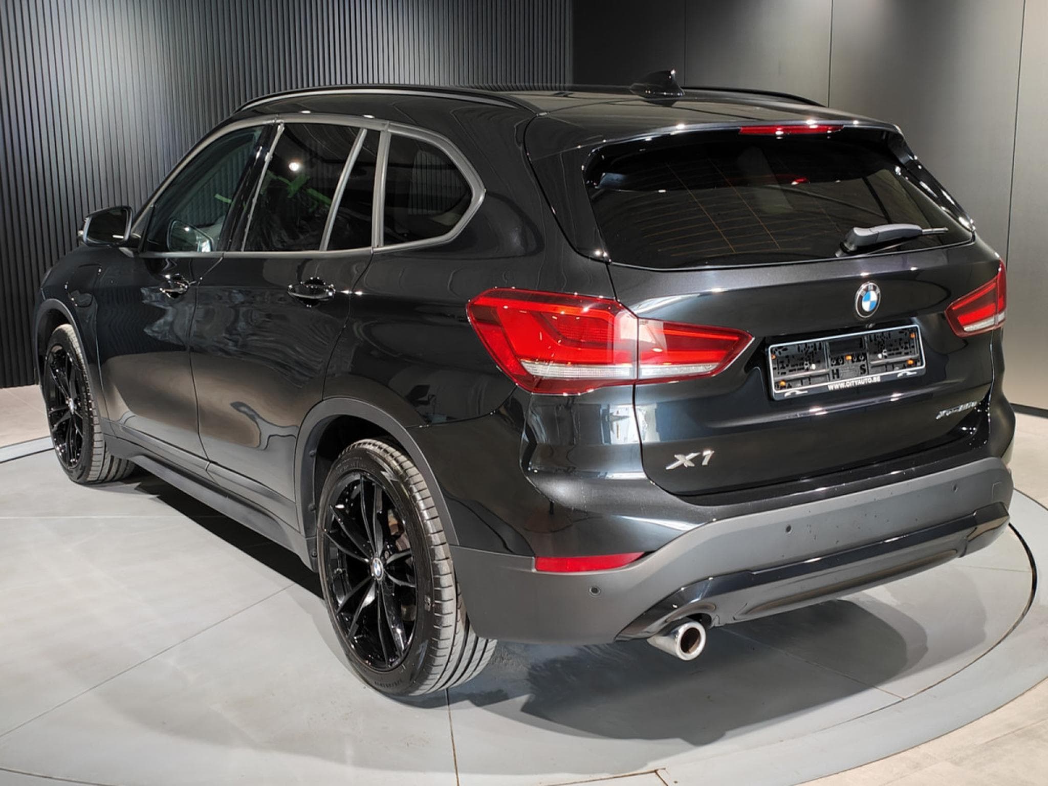 BMW X1 X1 XDRIVE25e CARPLAY GPS CUIR LED SIEGES CHAUFF (2021) - Photo 4