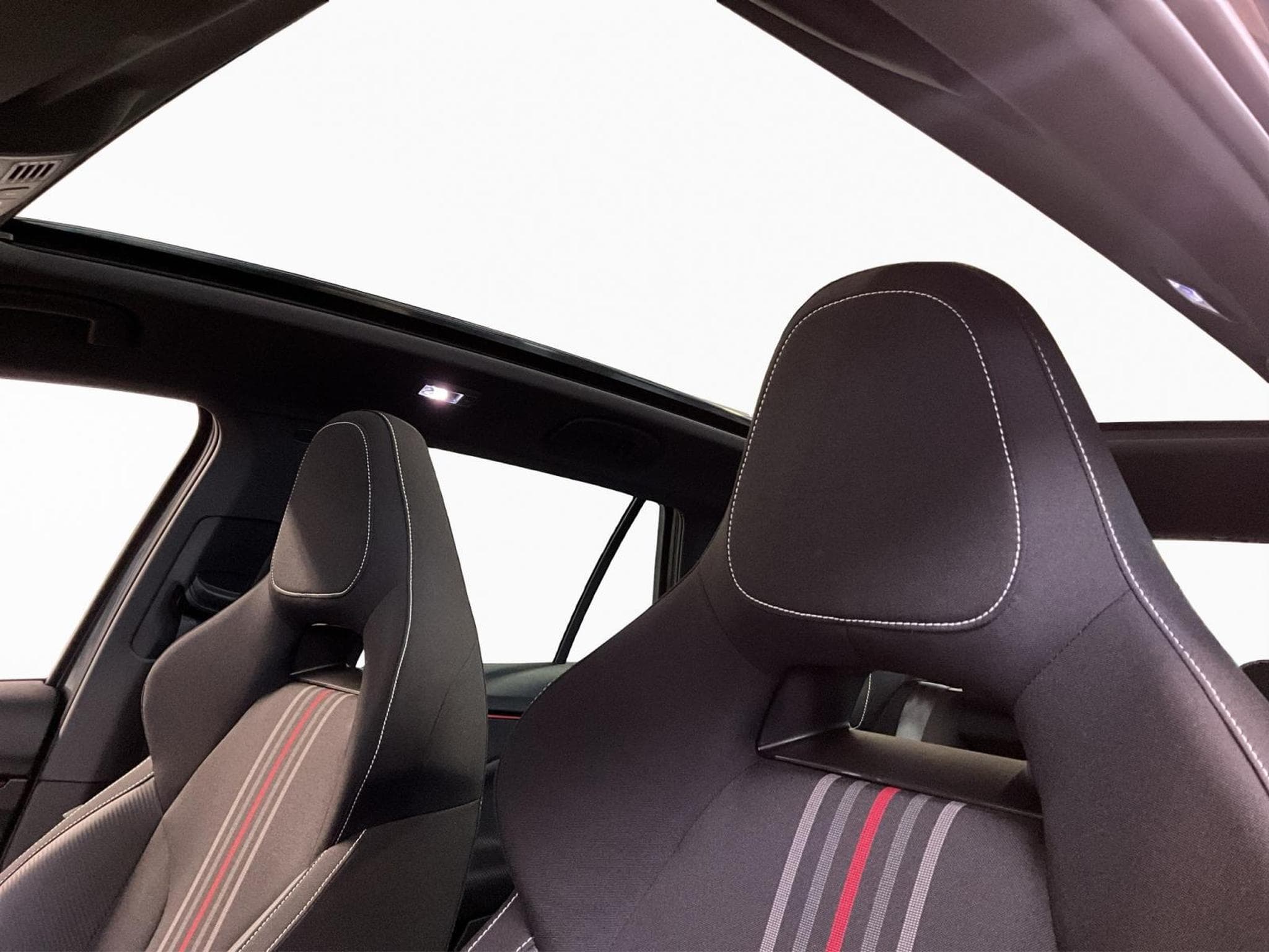 Skoda Kamiq Monte-Carlo+DSG+LED+P.Assisted+P.Park&Go (2025) - Foto 18