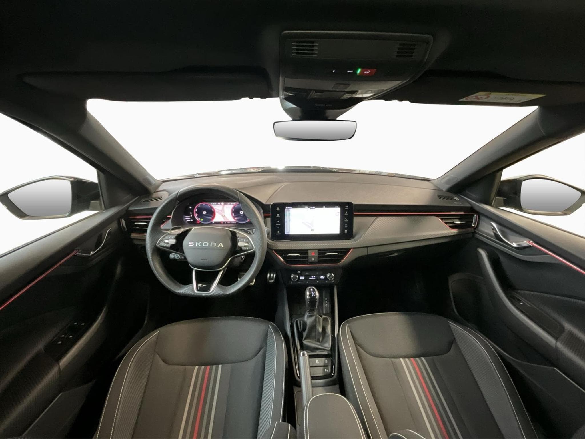 Skoda Kamiq Monte-Carlo+DSG+LED+P.Assisted+P.Park&Go (2025) - Foto 2