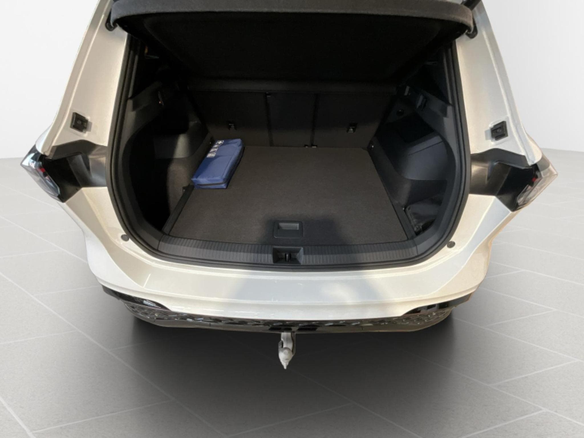 VW Tiguan R-Line+DSG+4Motion+AHK+P.Info+P.Design+MatrixHD (2025) - Foto 23