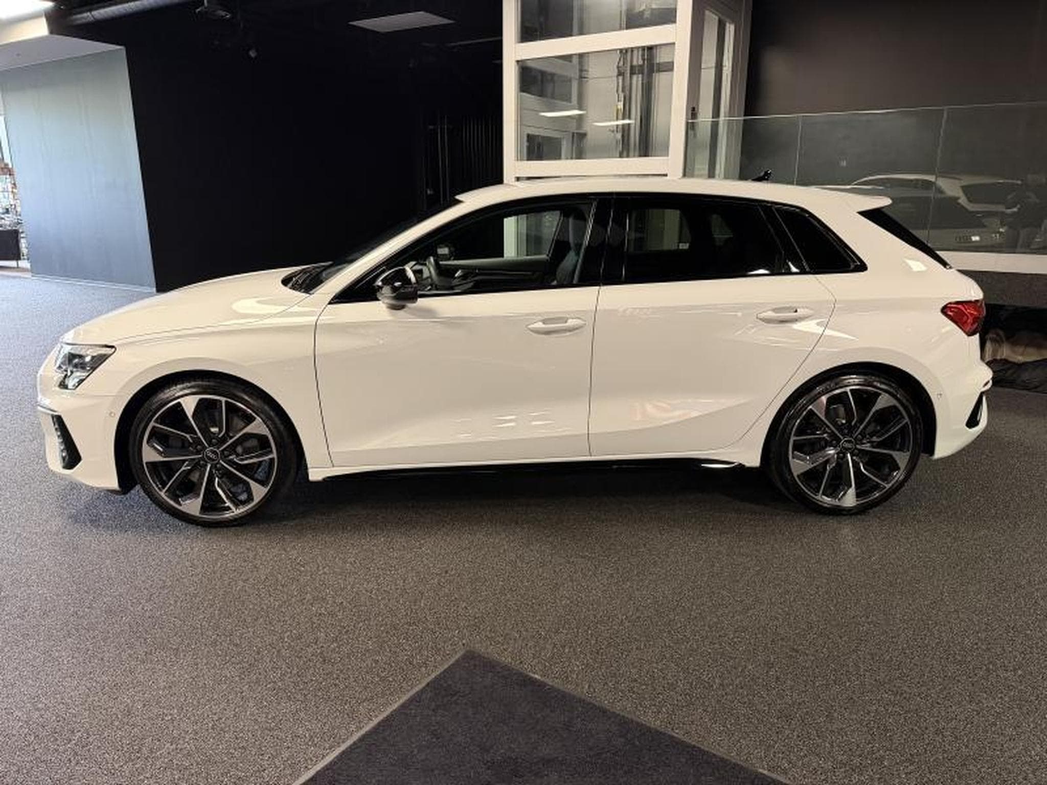 Audi S3 SPORTBACK *B&O (2023) - Photo 3