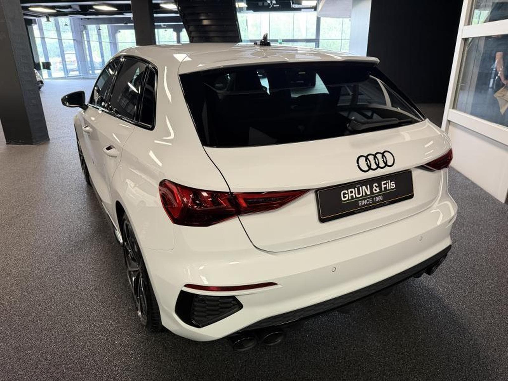Audi S3 SPORTBACK *B&O (2023) - Photo 4