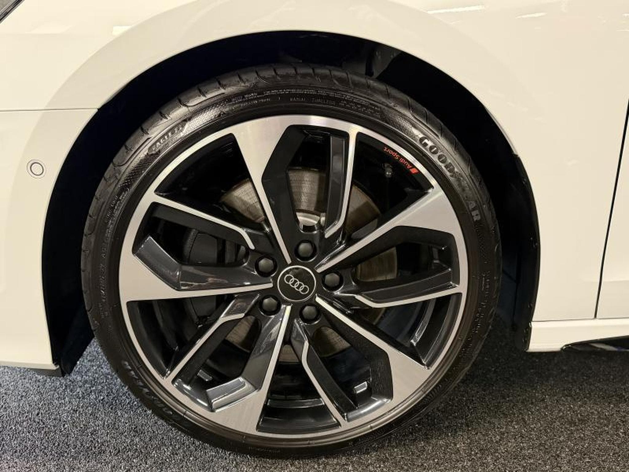 Audi S3 SPORTBACK *B&O (2023) - Photo 5