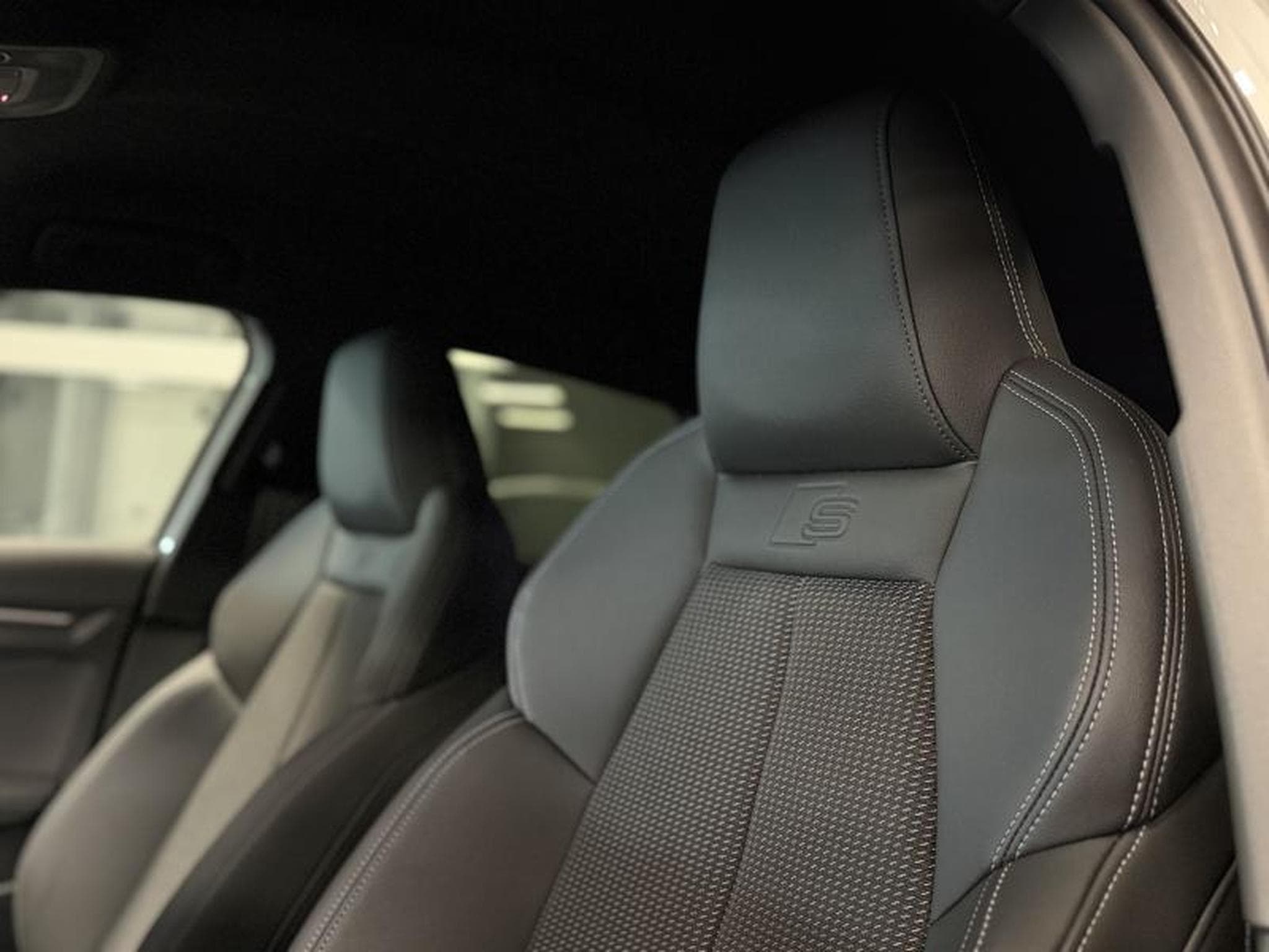 Audi S3 SPORTBACK *B&O (2023) - Photo 7