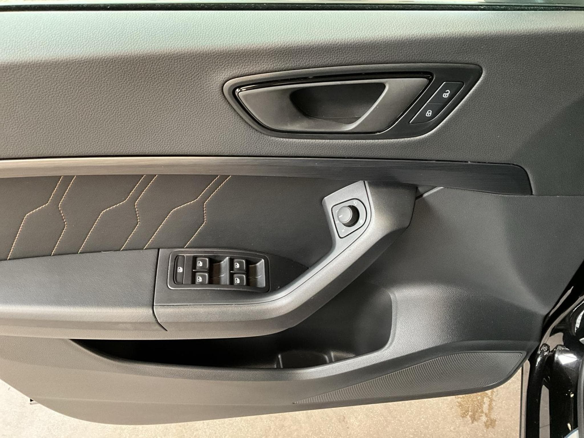 Cupra Ateca DSG+RearView+P.Drive-XL (2025) - Photo 14