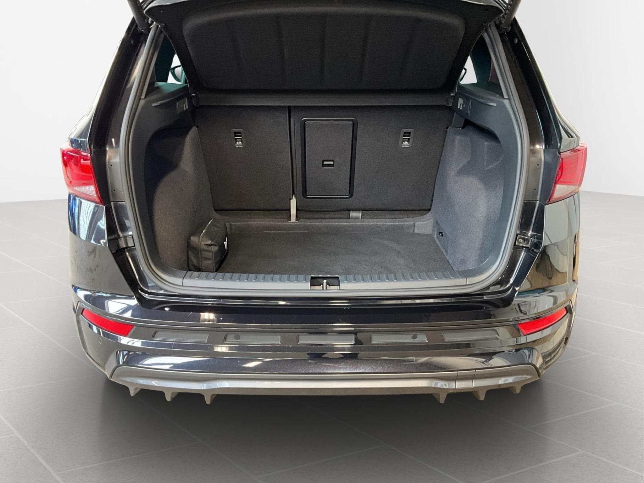 Cupra Ateca DSG+RearView+P.Drive-XL (2025) - Photo 16
