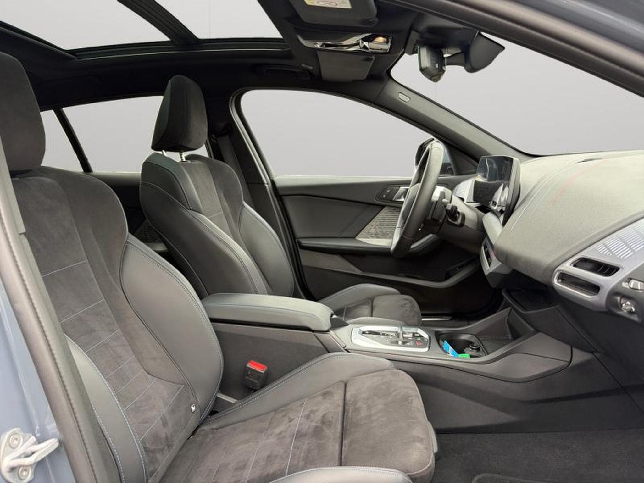 BMW 120 I Pack M / Panoramique / Essence (2025) - Photo 10