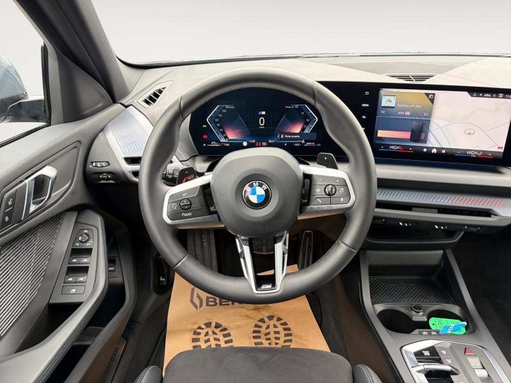 BMW 120 I Pack M / Panoramique / Essence (2025) - Photo 14