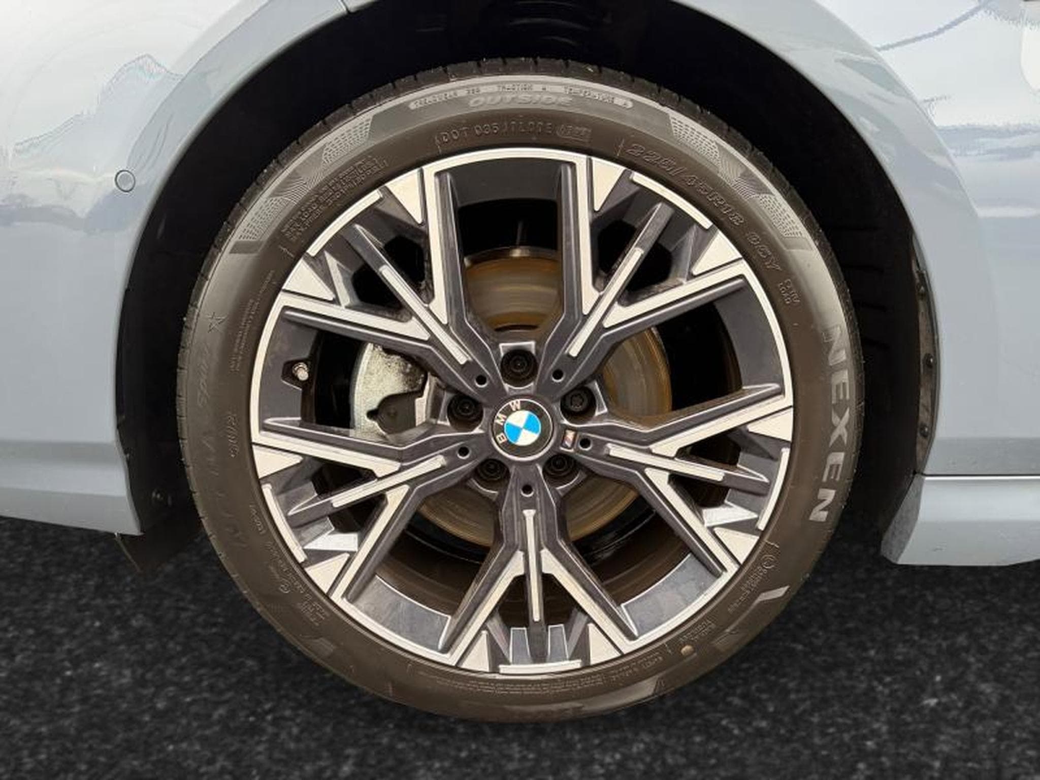 BMW 120 I Pack M / Panoramique / Essence (2025) - Photo 9