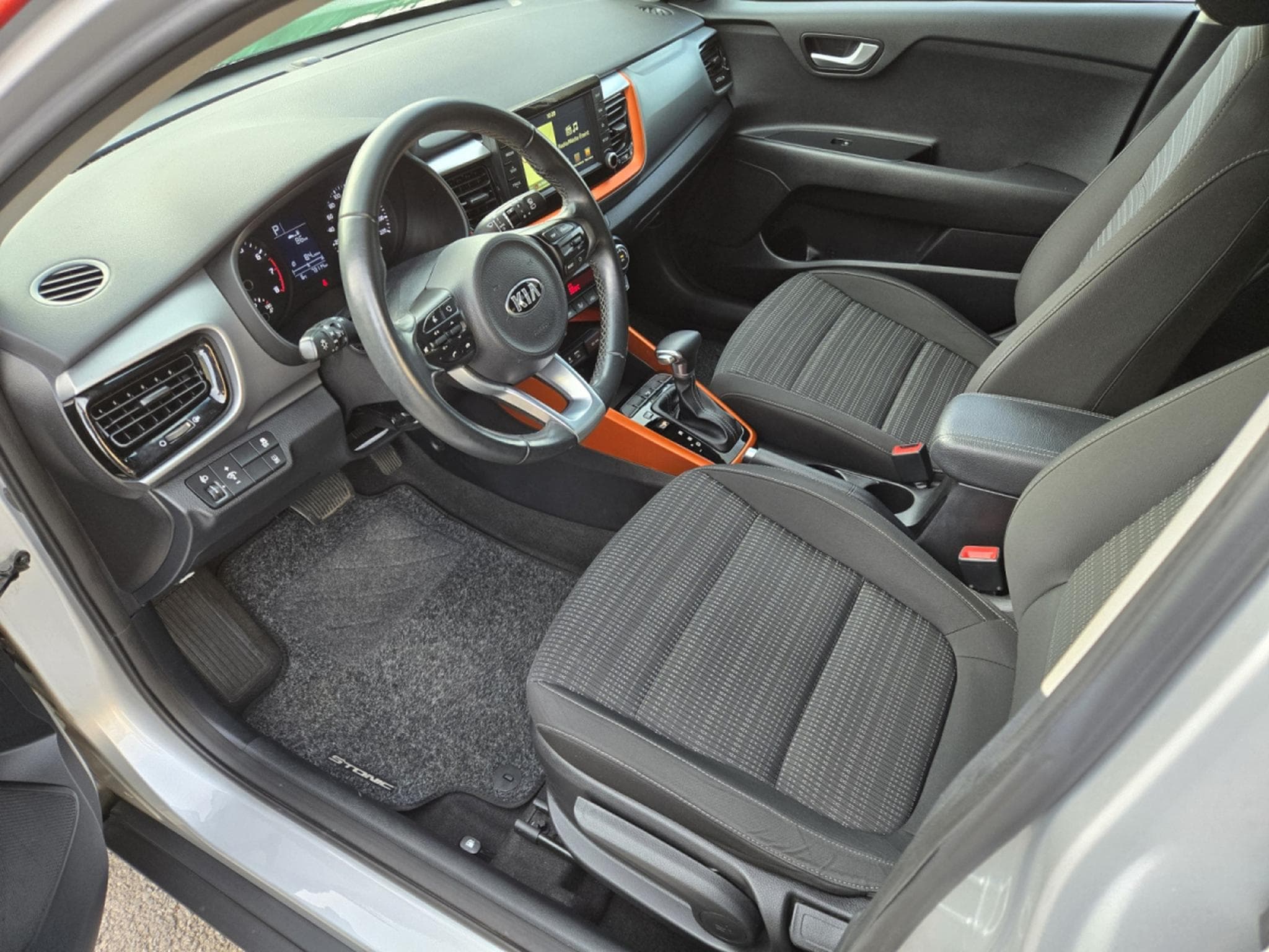 Kia Stonic Fusion 1.4 6AT ISG (2019) - Photo 5