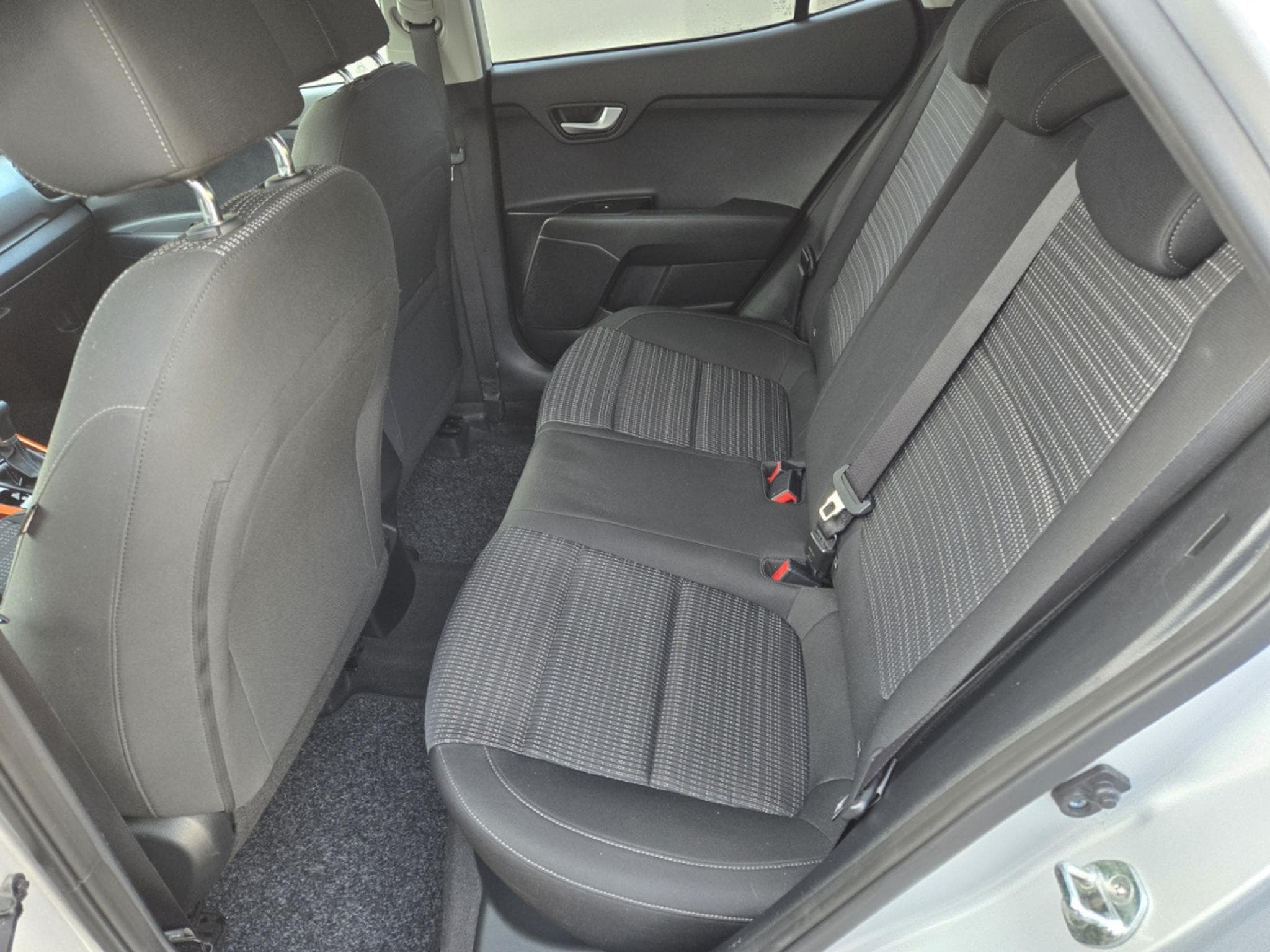 Kia Stonic Fusion 1.4 6AT ISG (2019) - Photo 6