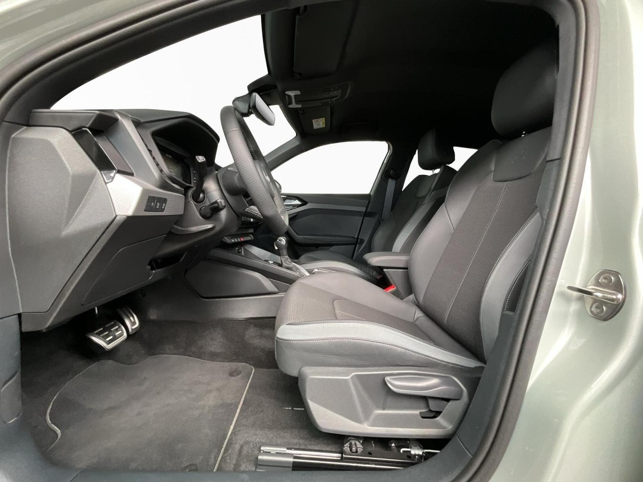 Audi A1 SB+S-line+40TFSI+S-Tronic+P.Business (2025) - Photo 9