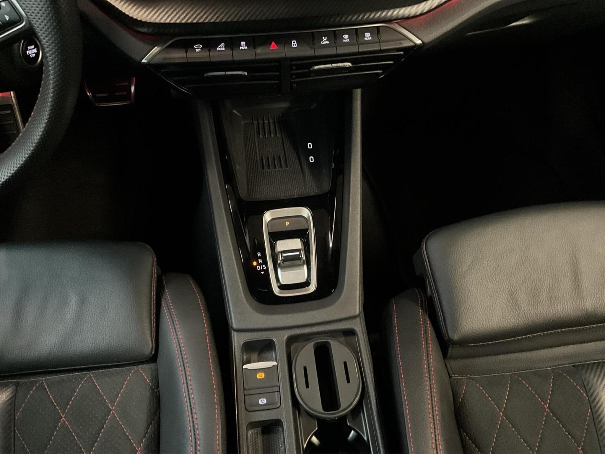 Skoda Octavia Combi+RS+DSG+Pano+360+AHK (2024) - Photo 12