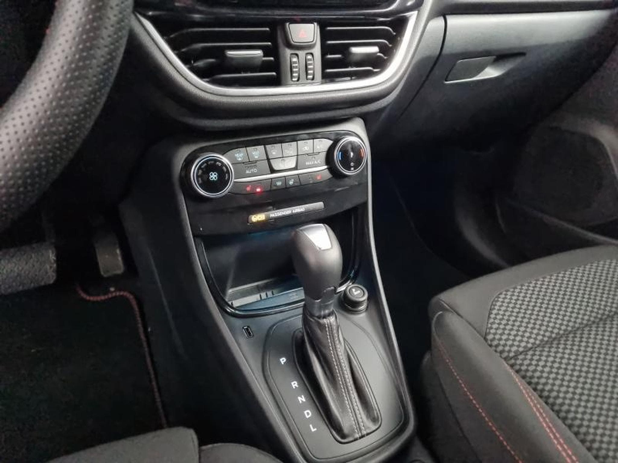 Ford Puma 1.0 EcoBoost 155ch S&S mHEV ST-Line X Powershift (2023) - Photo 8