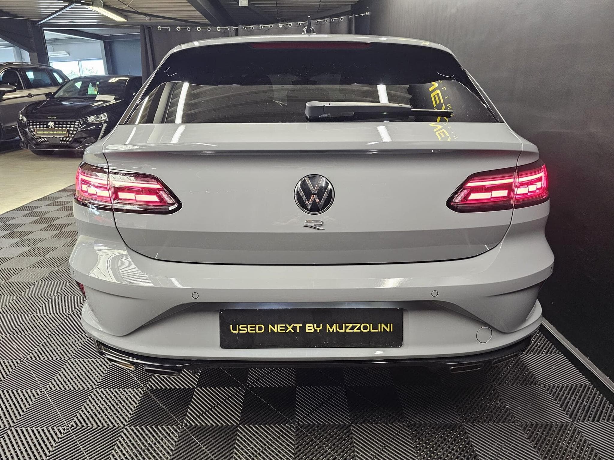 VW Arteon R Shooting Brake 2.0 TSI 320cv 4motion (2024) - Foto 4