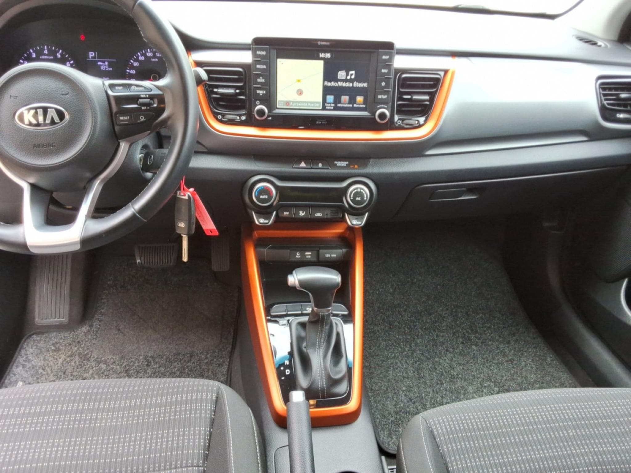 Kia Stonic Fusion 1.4 6AT ISG (2019) - Photo 11