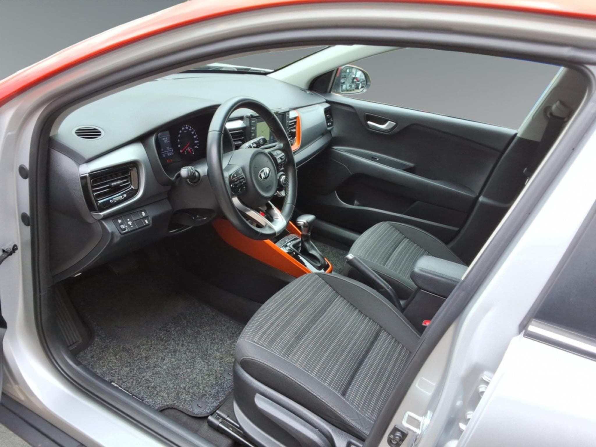 Kia Stonic Fusion 1.4 6AT ISG (2019) - Photo 13