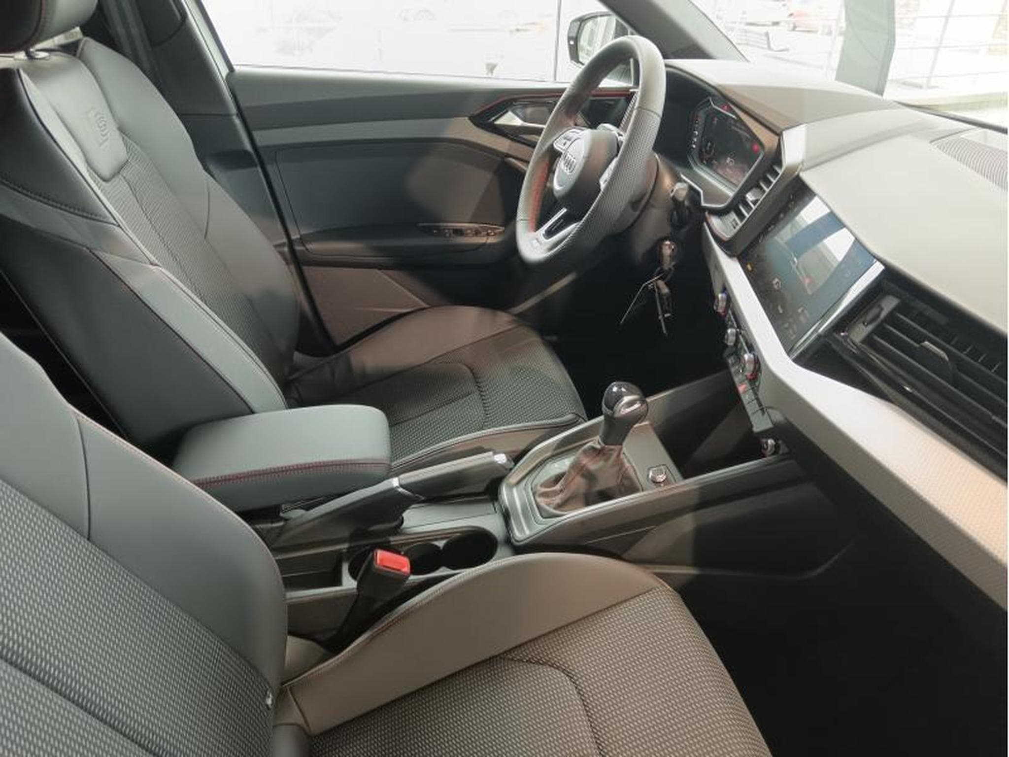 Audi A1 Sportback S-line TFSI 152 kW s-tronic (2026) - Photo 10