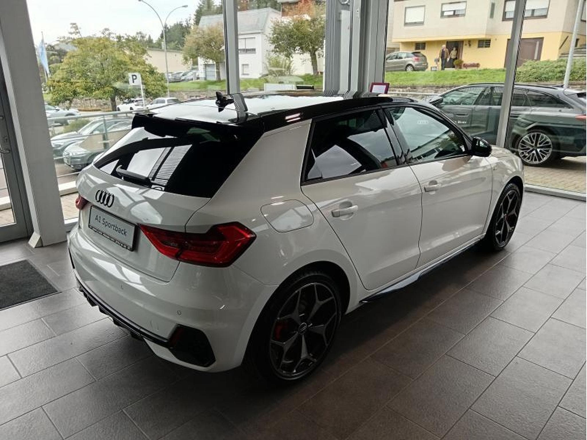 Audi A1 Sportback S-line TFSI 152 kW s-tronic (2026) - Photo 4