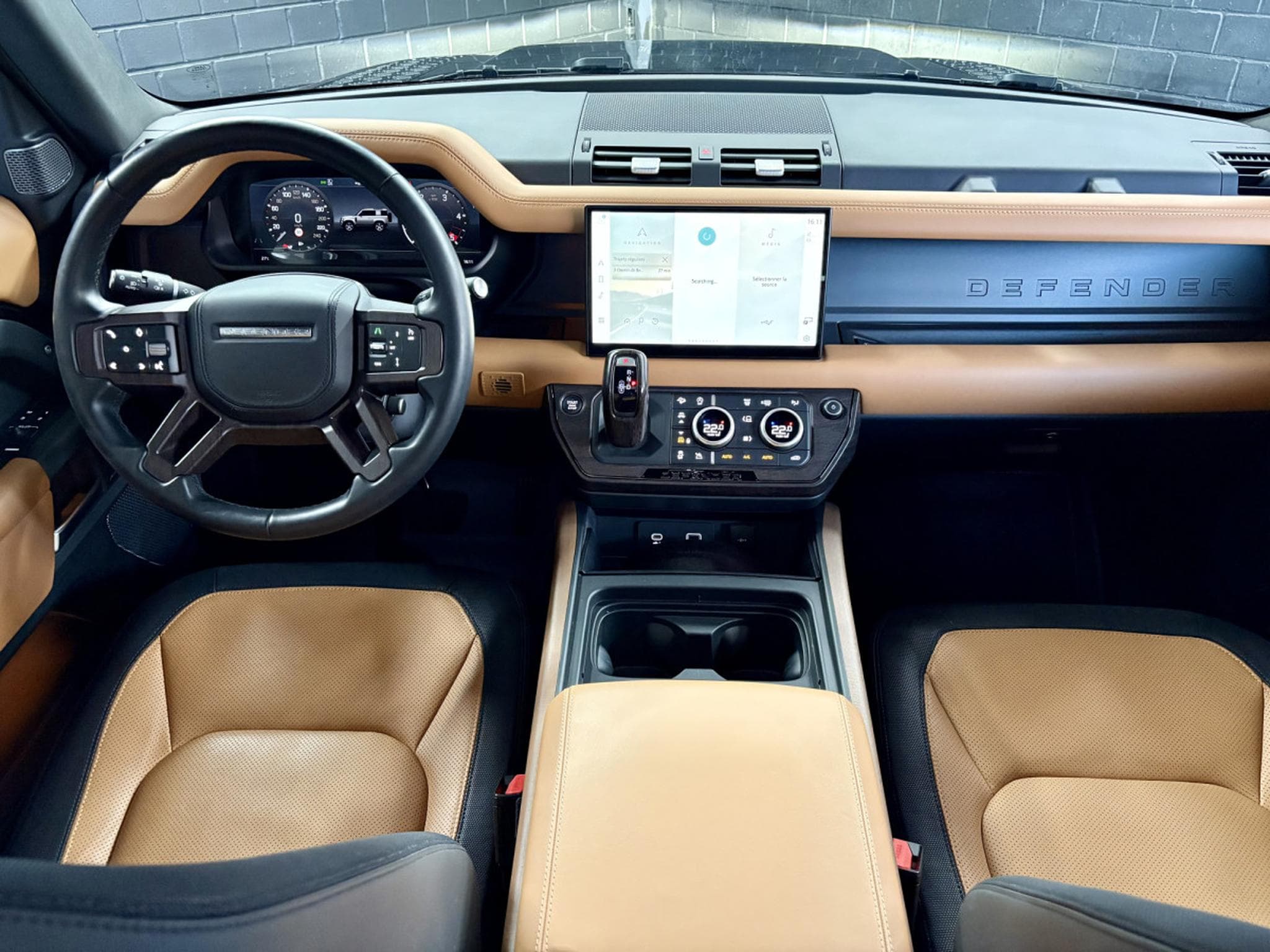 Land-Rover Defender 90 D300 X-Dynamic HSE (2023) - Photo 10