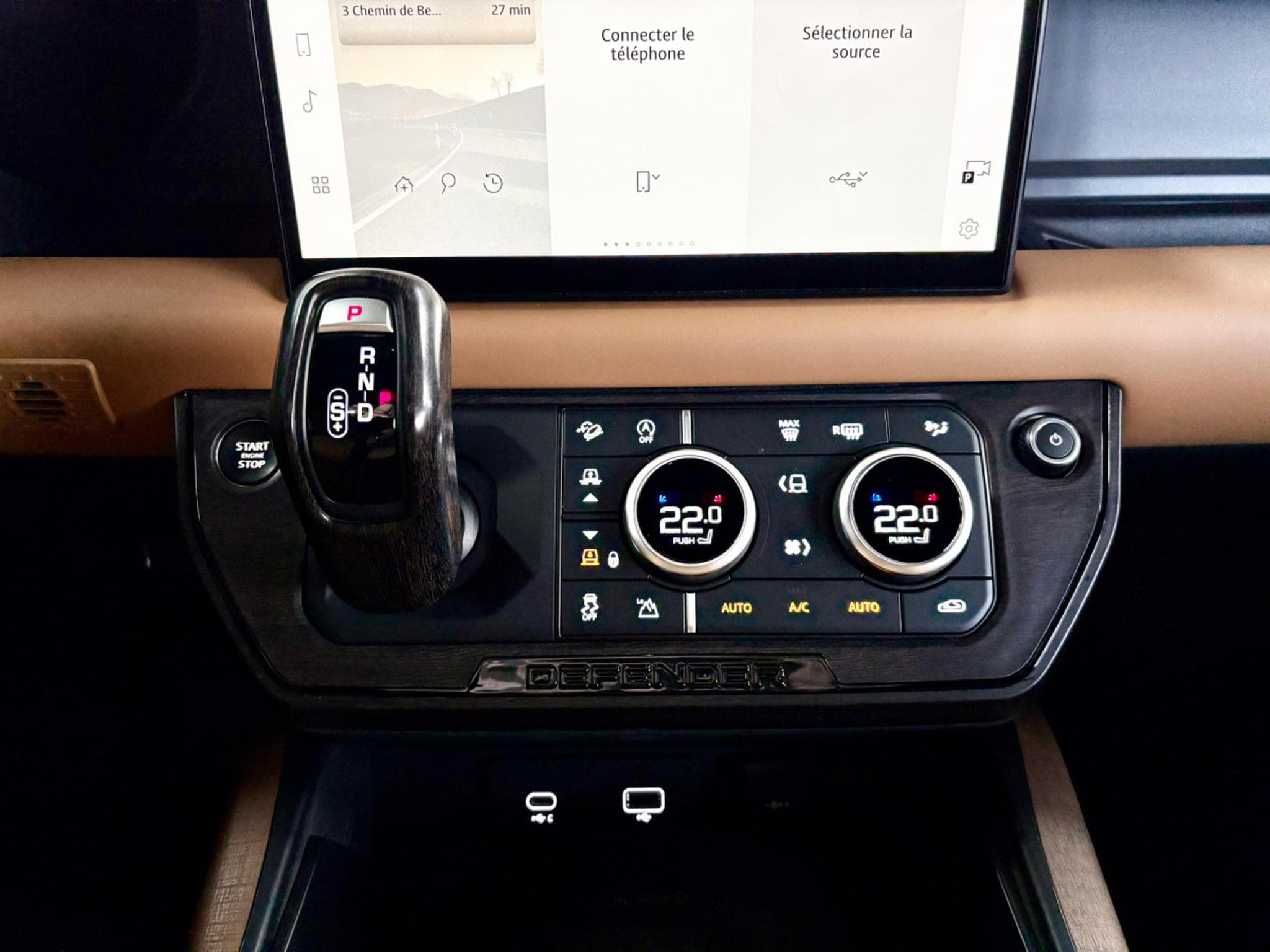 Land-Rover Defender 90 D300 X-Dynamic HSE (2023) - Photo 17