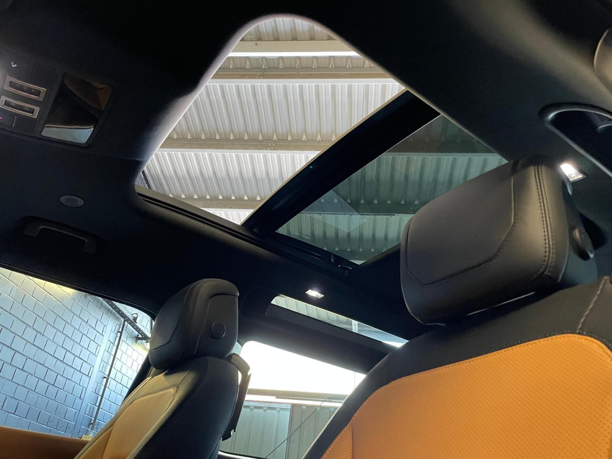 Land-Rover Defender 90 D300 X-Dynamic HSE (2023) - Photo 9